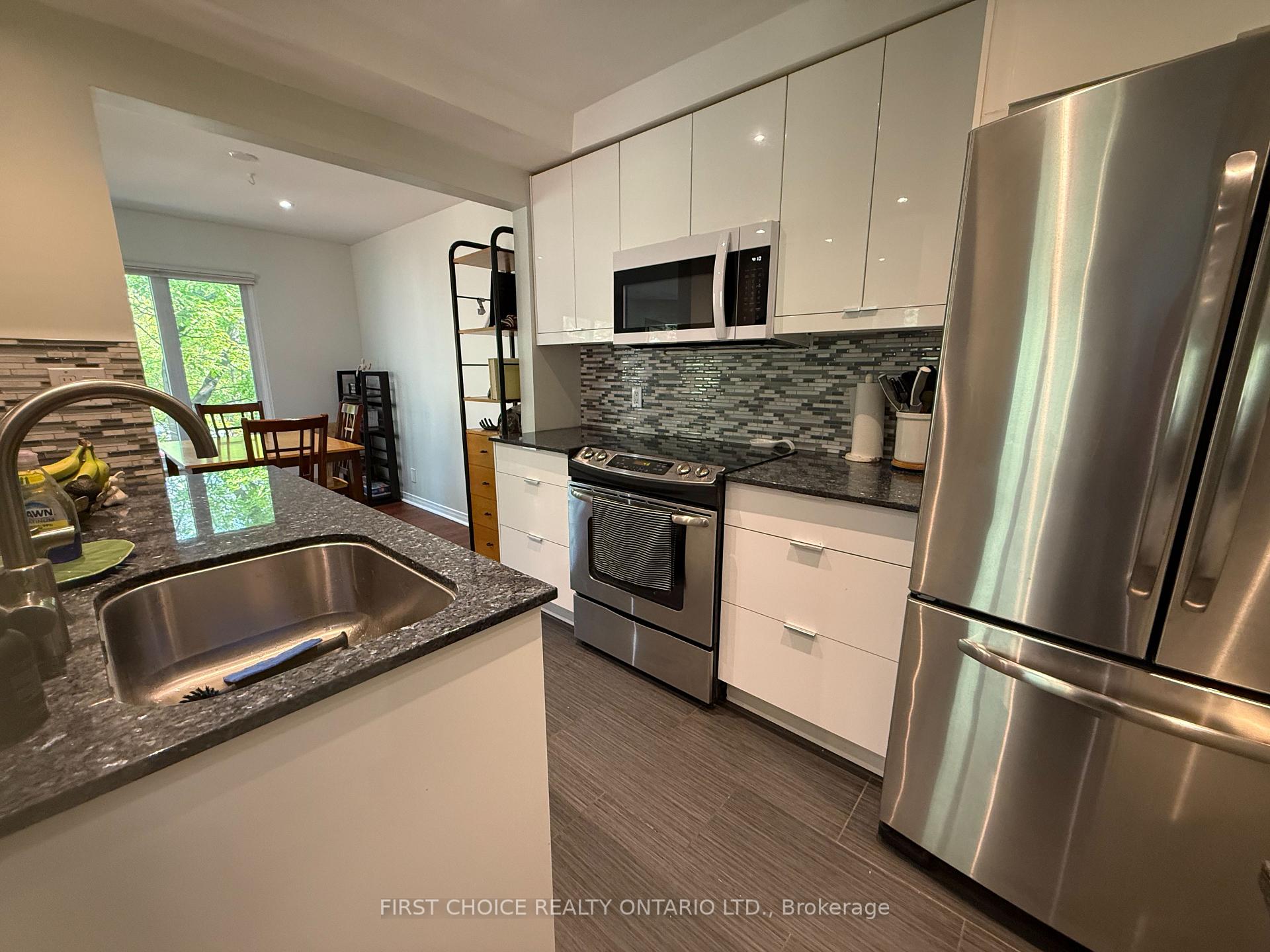 130 Greenfield Avenue C, Glebe - Ottawa East and Area — photo 4 of 5