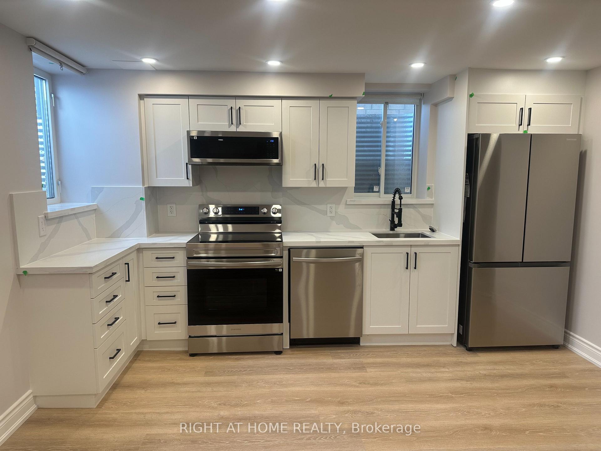 22 Gunn Avenue, Brantford — photo 2 of 5