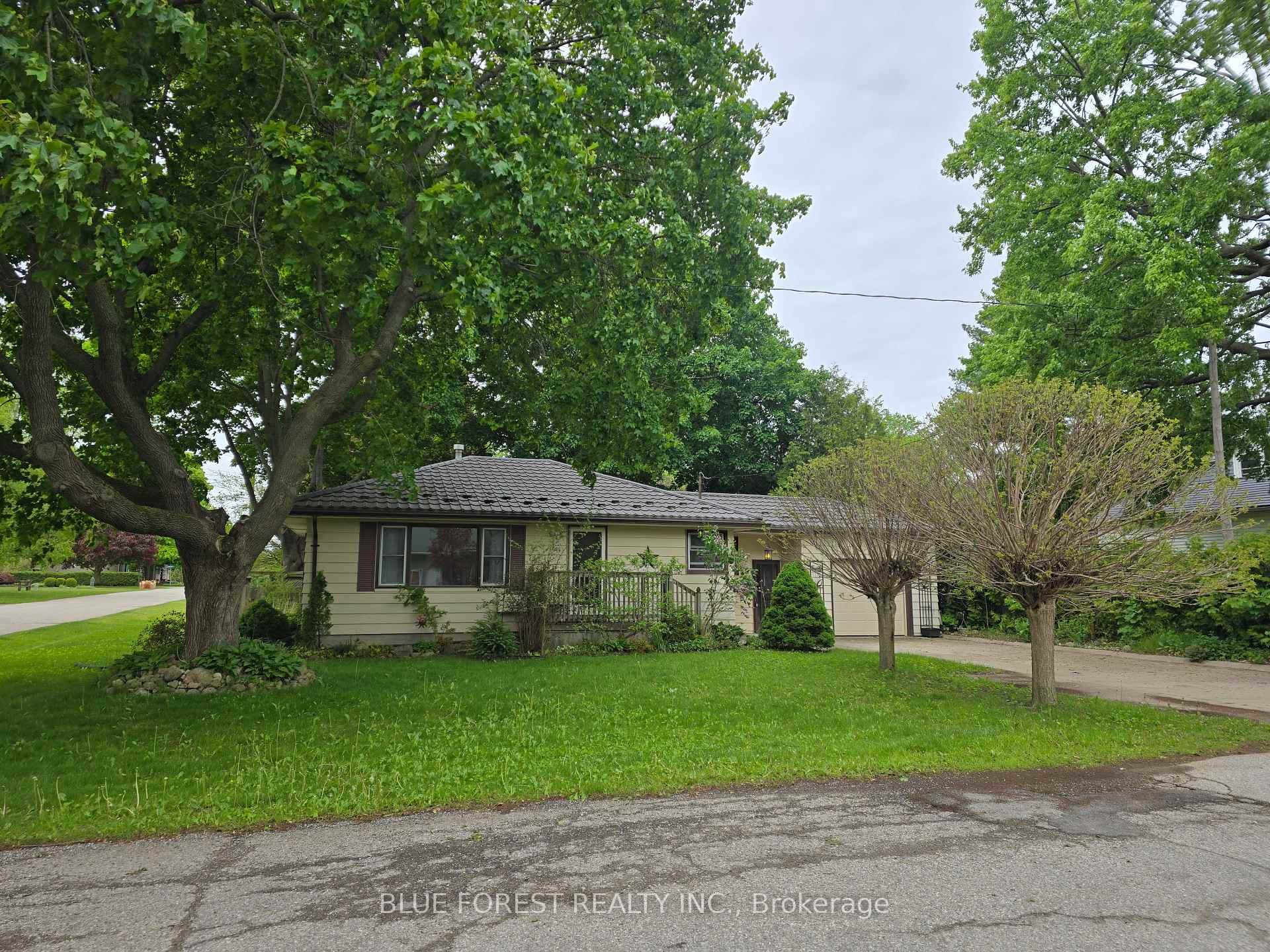 234 Flora Street, West Elgin, ON N0L 2C0 — West Elgin, Ontario