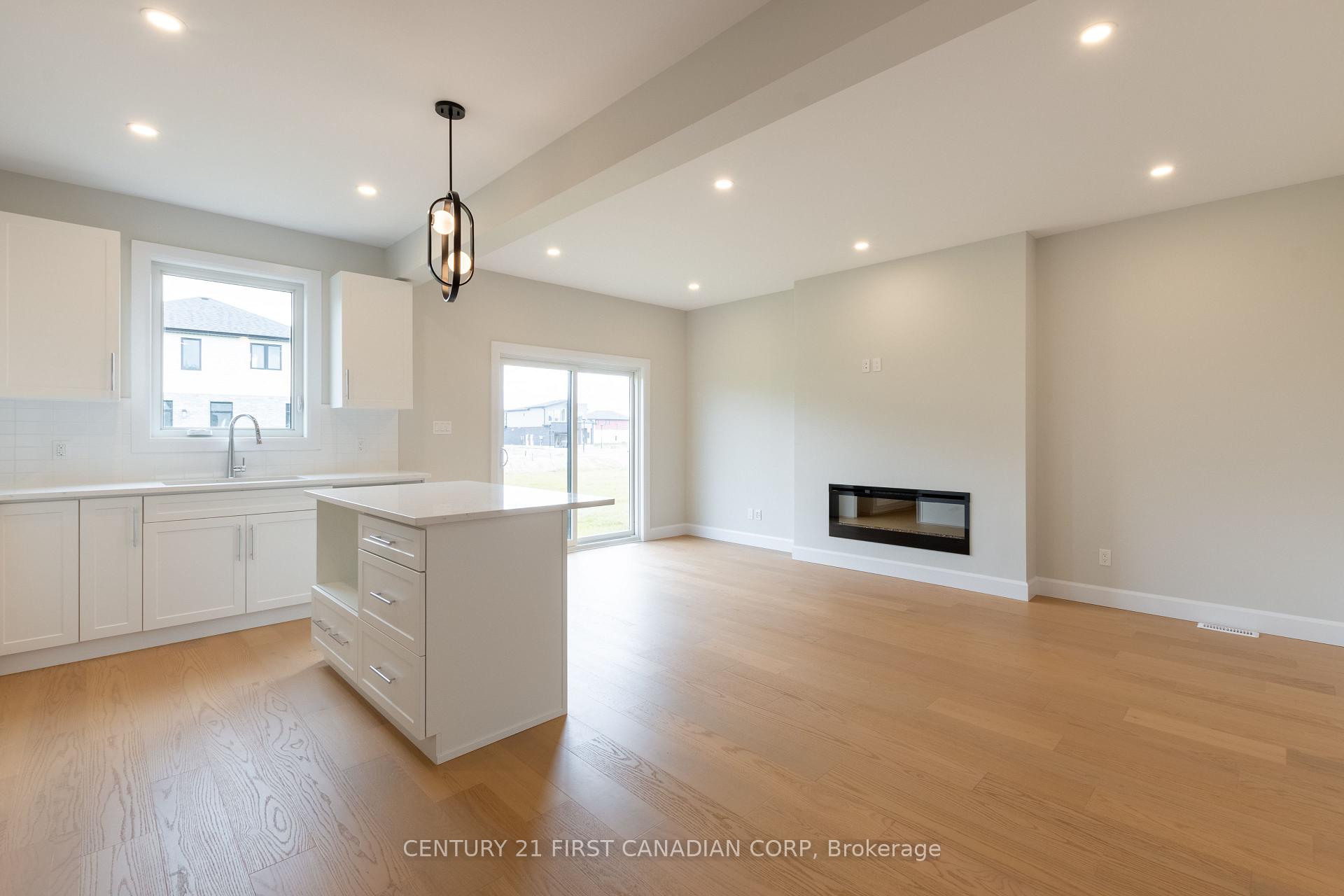6453 Royal Magnolia Avenue, London South — photo 5 of 5