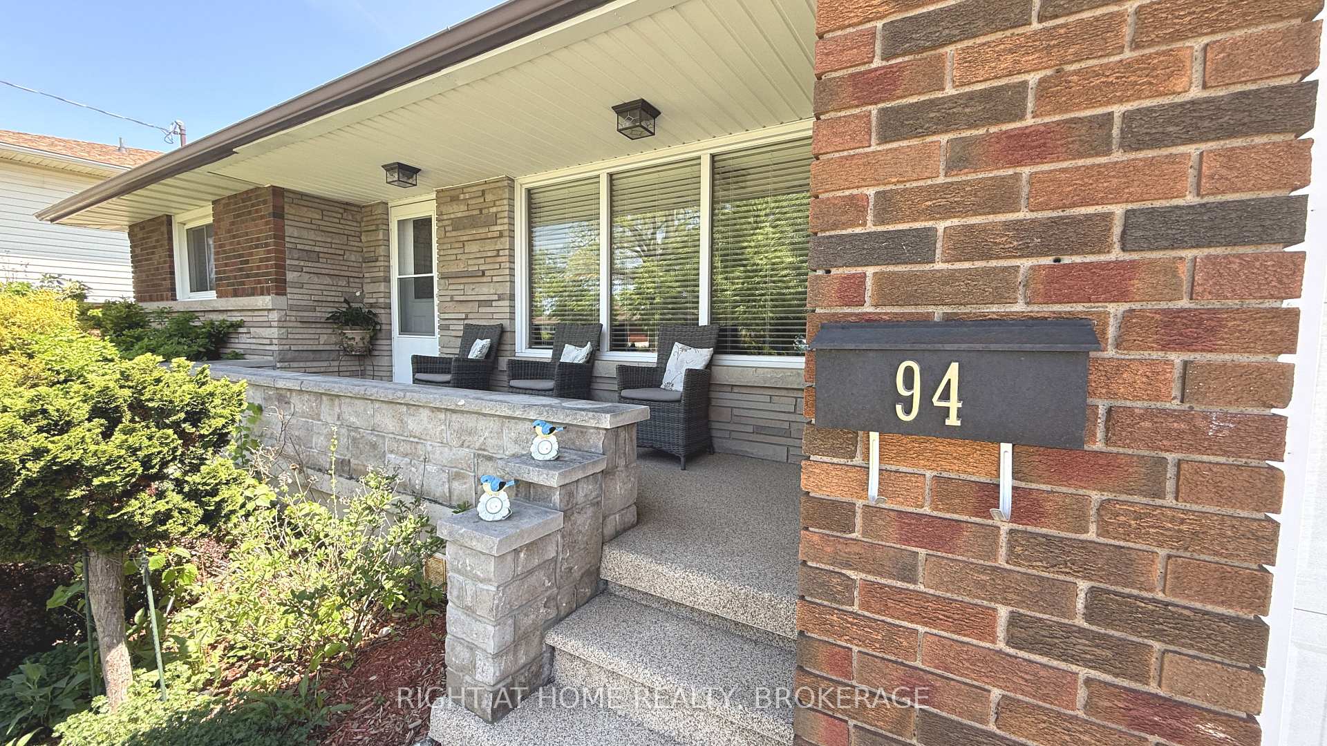 94 Wellington Street, Welland — photo 3 of 5