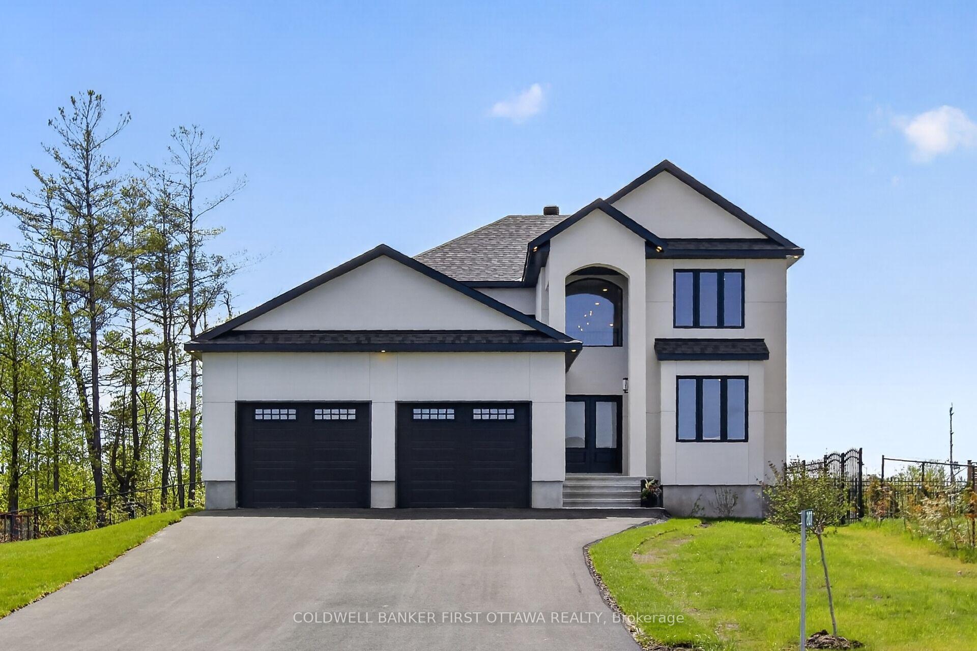 207 Owen Lucas Street, McNab/Braeside, ON K7S 3G8 — McNab/Braeside, Ontario