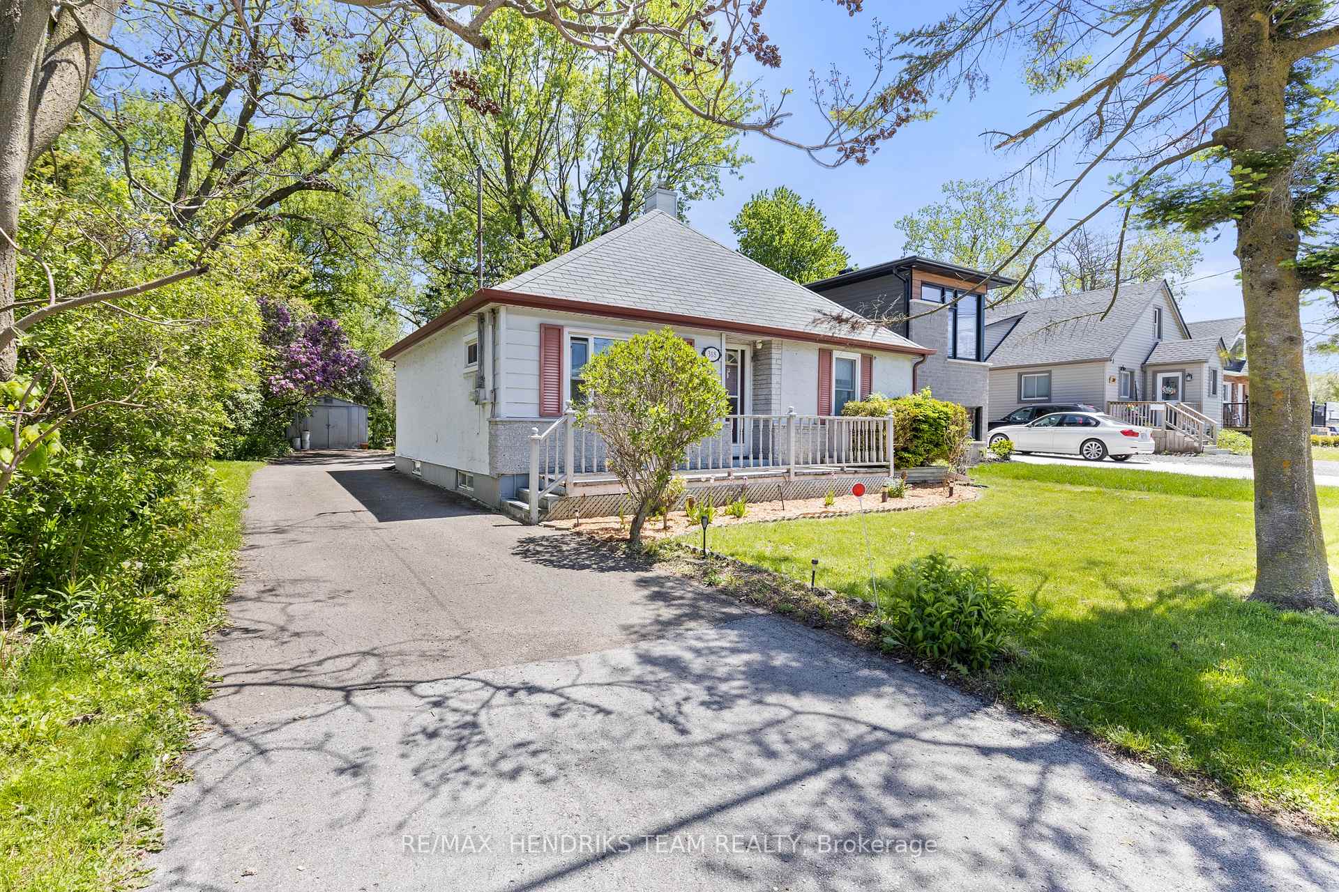 318 Aqueduct Street, Welland — photo 2 of 5