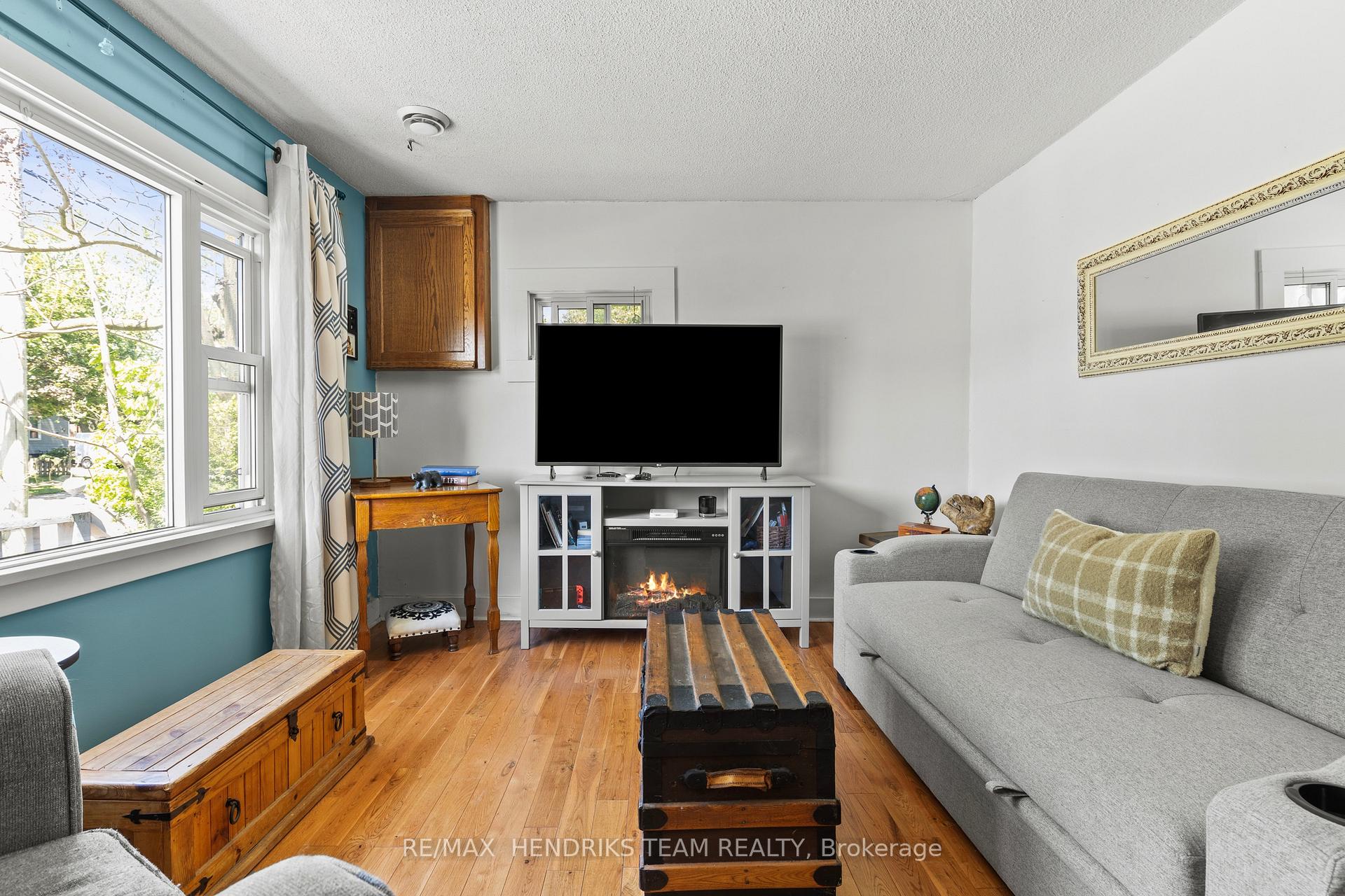 318 Aqueduct Street, Welland — photo 5 of 5