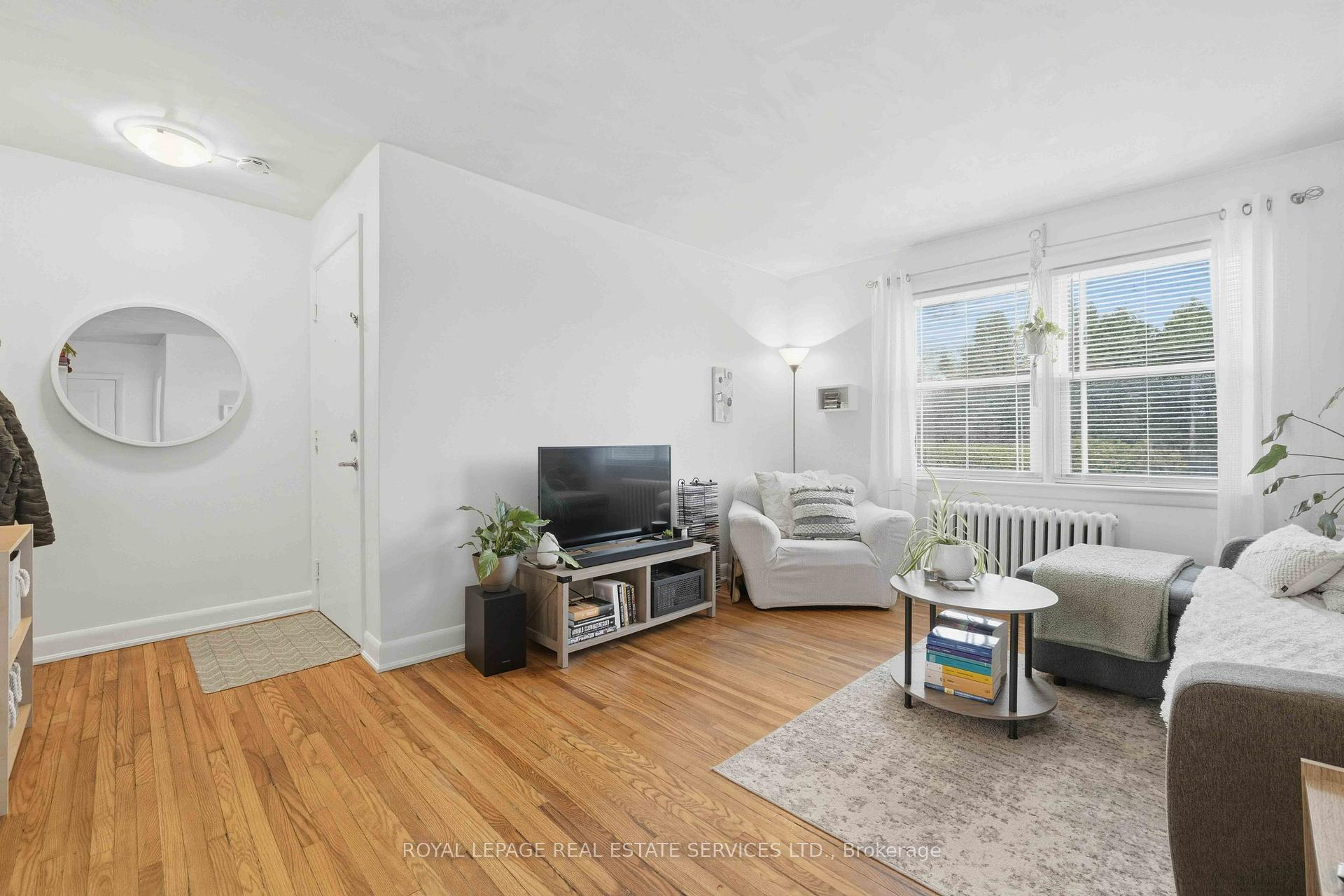 1028 Johnson Street, Kingston — photo 4 of 5