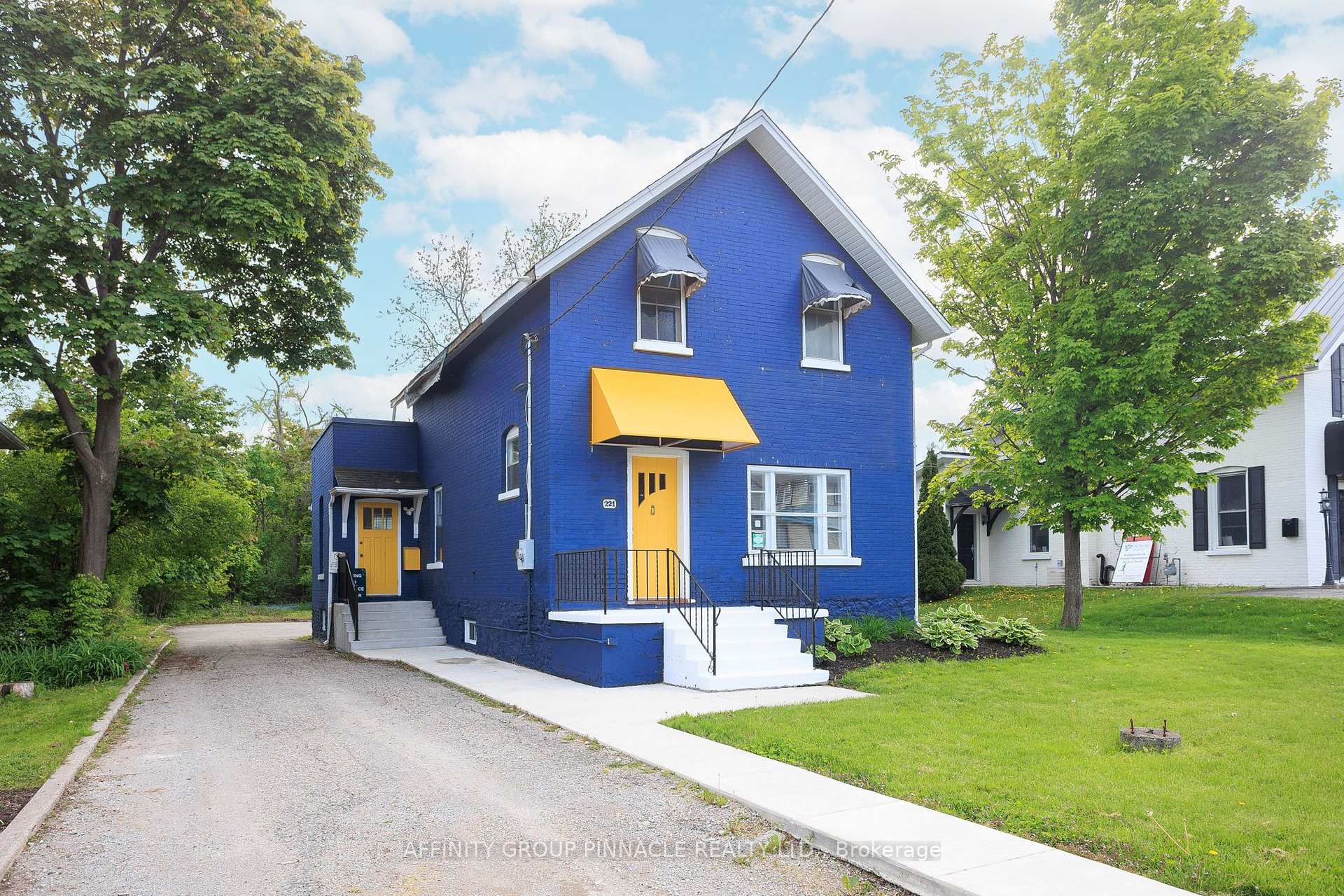 221 Kent Street W, Kawartha Lakes — photo 3 of 5