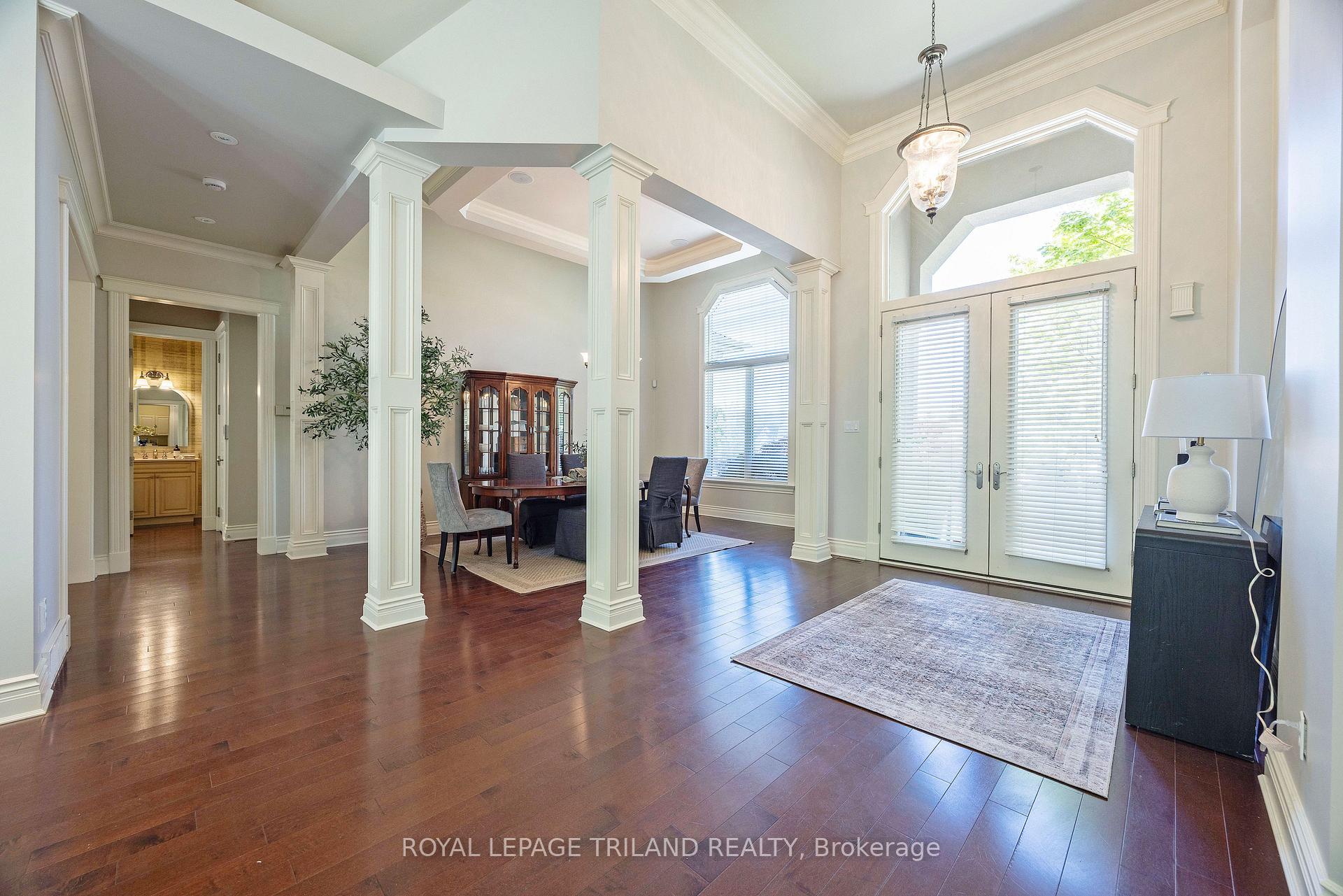 1353 Shore Road, London South — photo 4 of 5