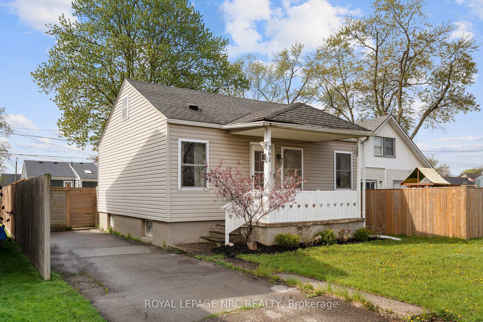 361 Lincoln Street, Welland — photo 2 of 5