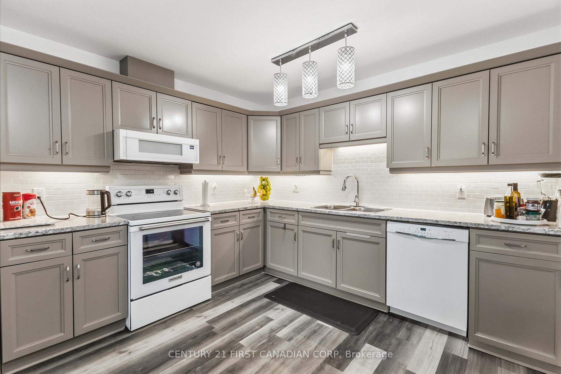 20 Kernohan Parkway 23, London South — photo 5 of 5