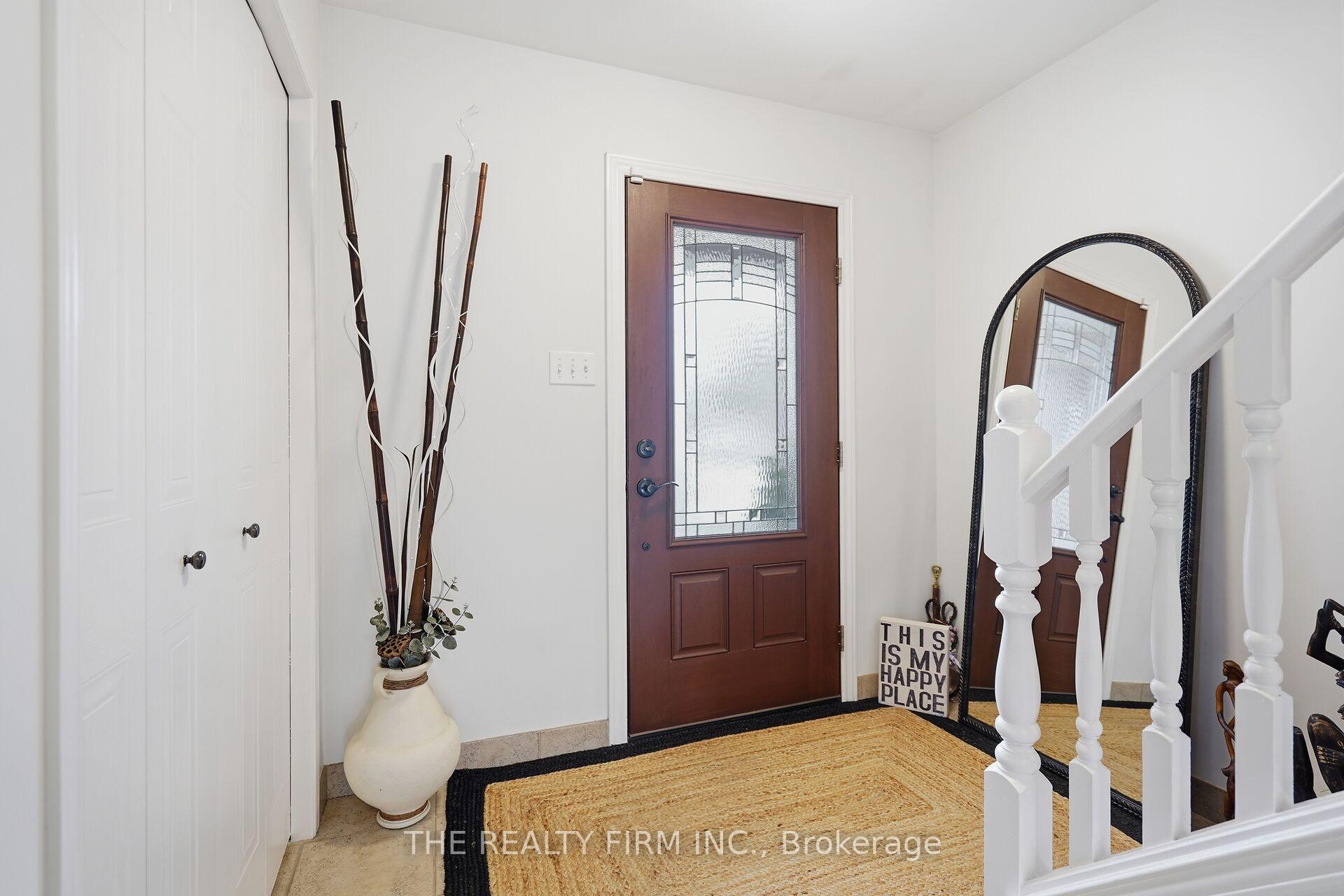 815 Deveron Crescent, London South — photo 4 of 5