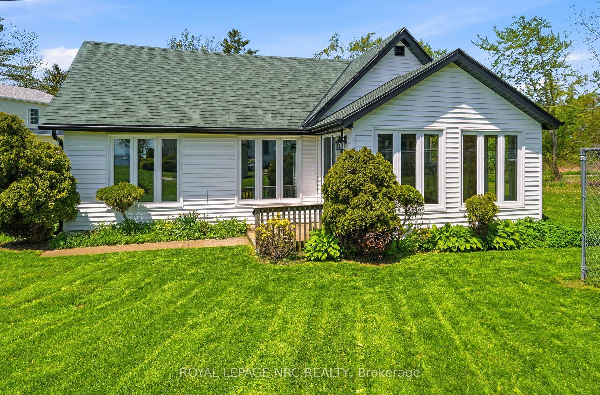 11 White Avenue, Fort Erie, ON L2A 1C6 — Fort Erie, Ontario
