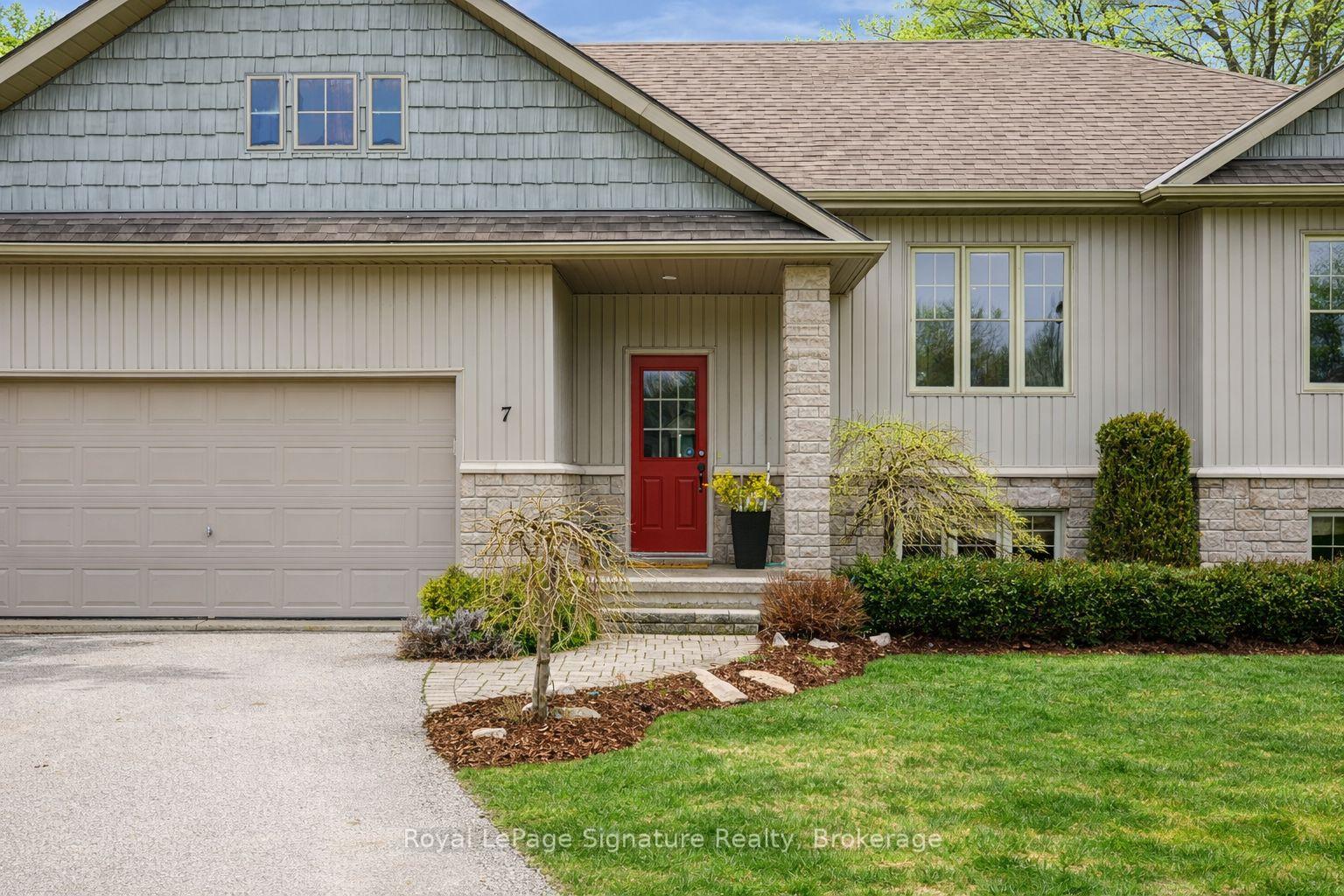 7 Grace Avenue, Meaford — photo 2 of 5