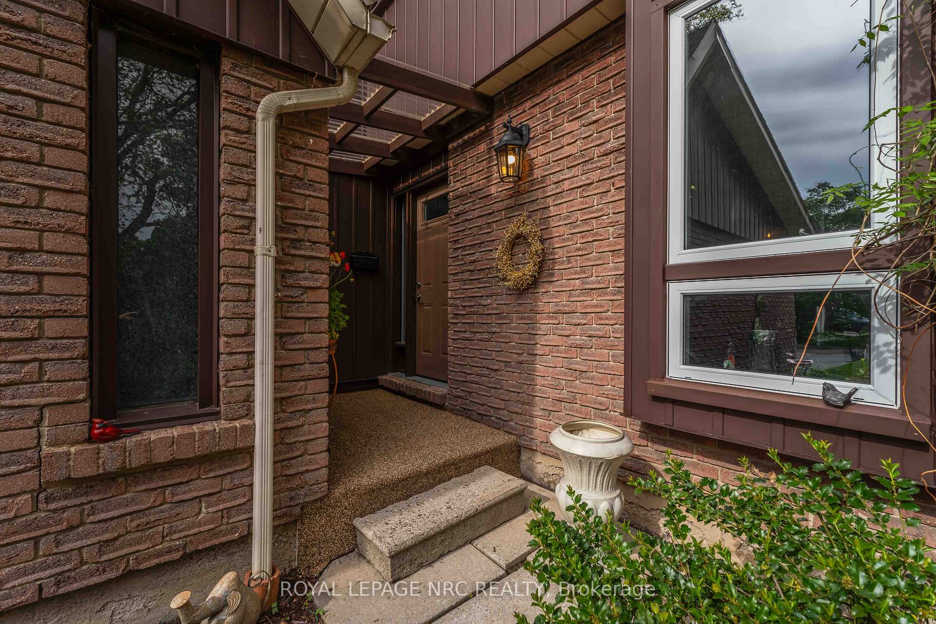 122 Lakeshore Road 40, St. Catharines — photo 3 of 5