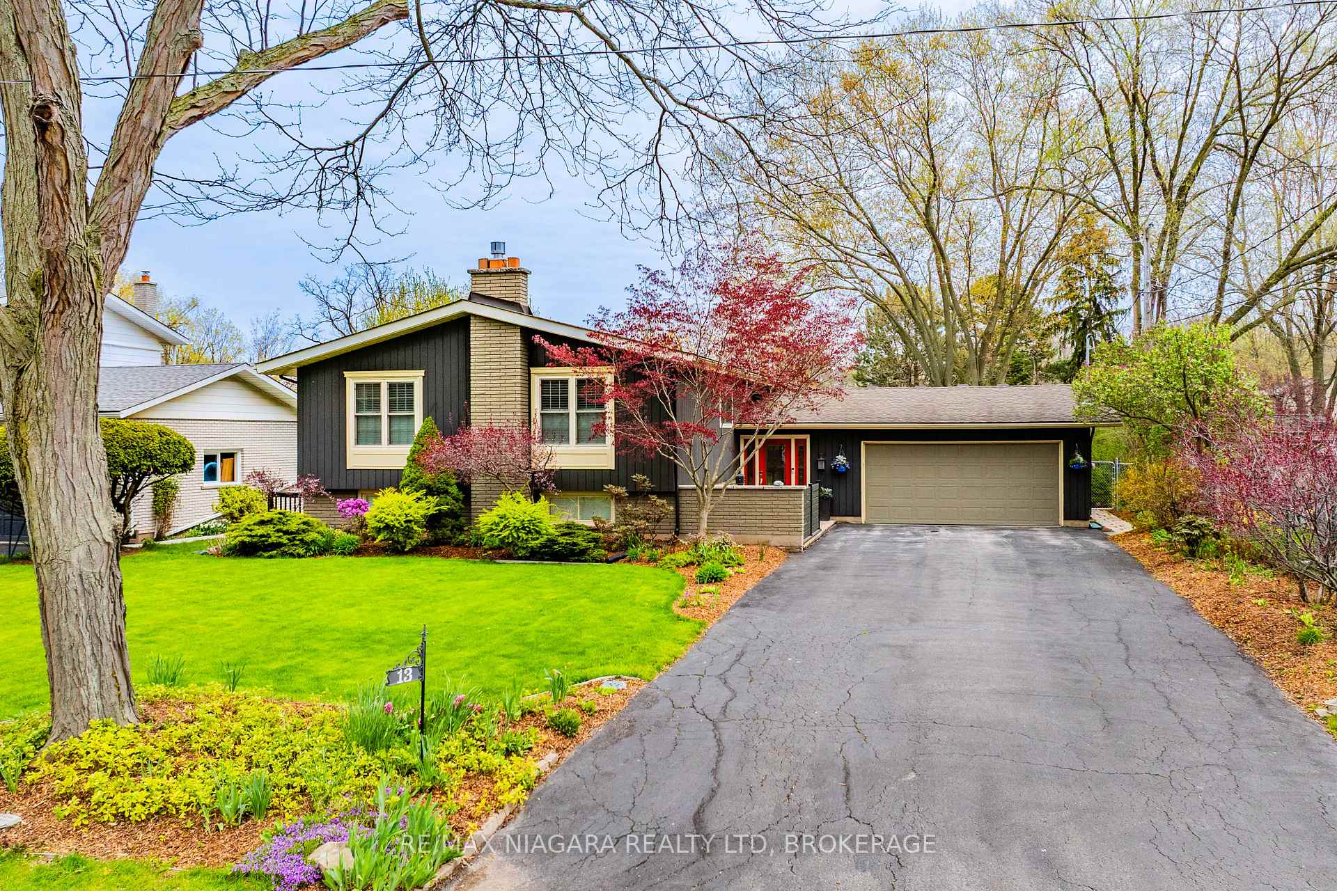 13 RUSHOLME Crescent, St. Catharines, ON L2T 3V3 — St. Catharines, Ontario