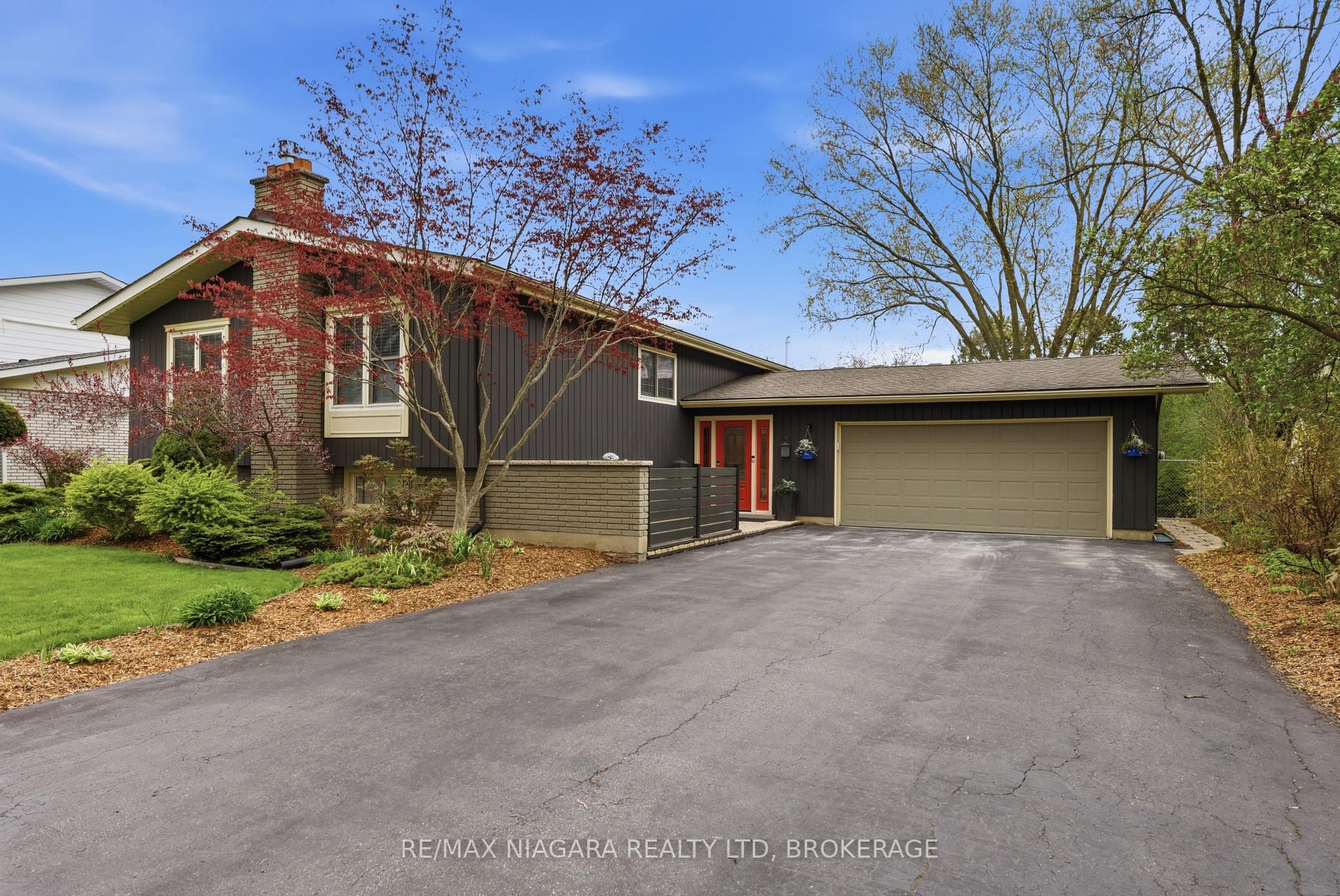 13 RUSHOLME Crescent, St. Catharines — photo 3 of 5
