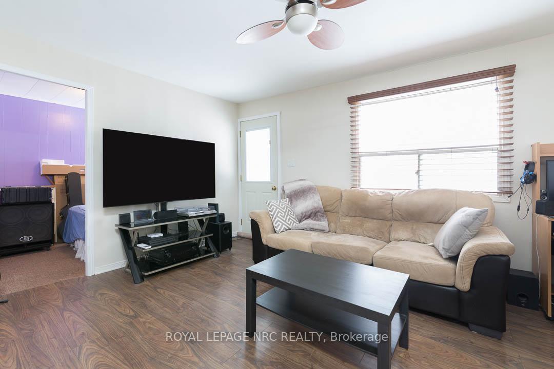 341 Corvette Street, Welland — photo 3 of 5