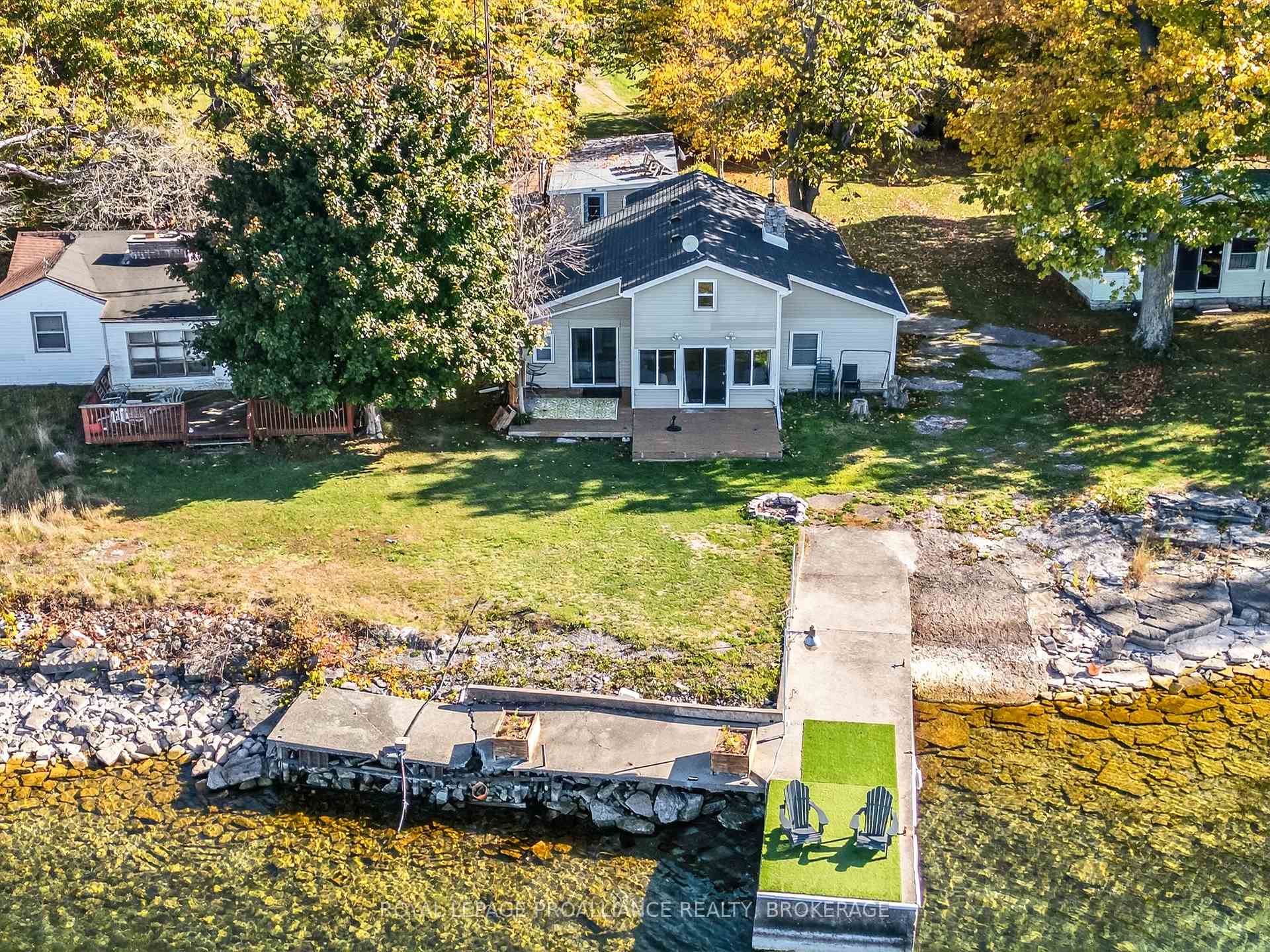 14B Morgan's Point Lane, Frontenac Islands — photo 2 of 5