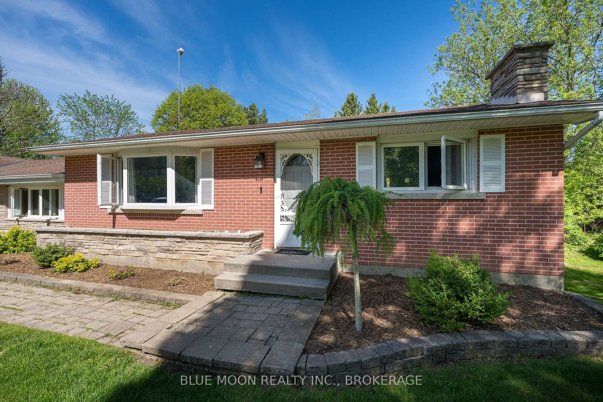 2545 Leeman Road, Kingston — photo 3 of 5