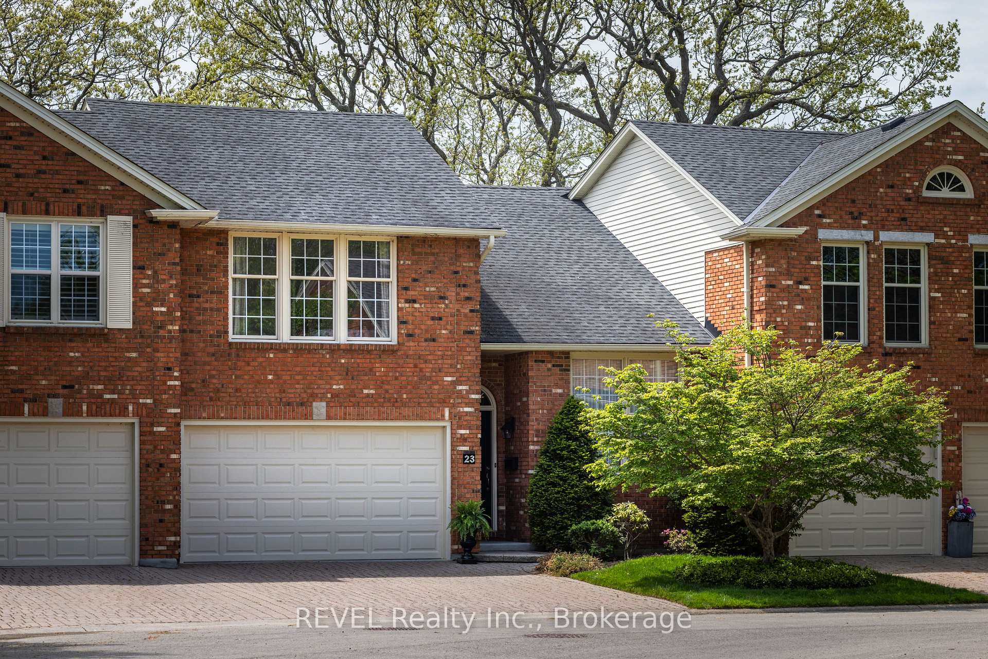 5 Carn Castle Gate 23, St. Catharines — photo 2 of 5