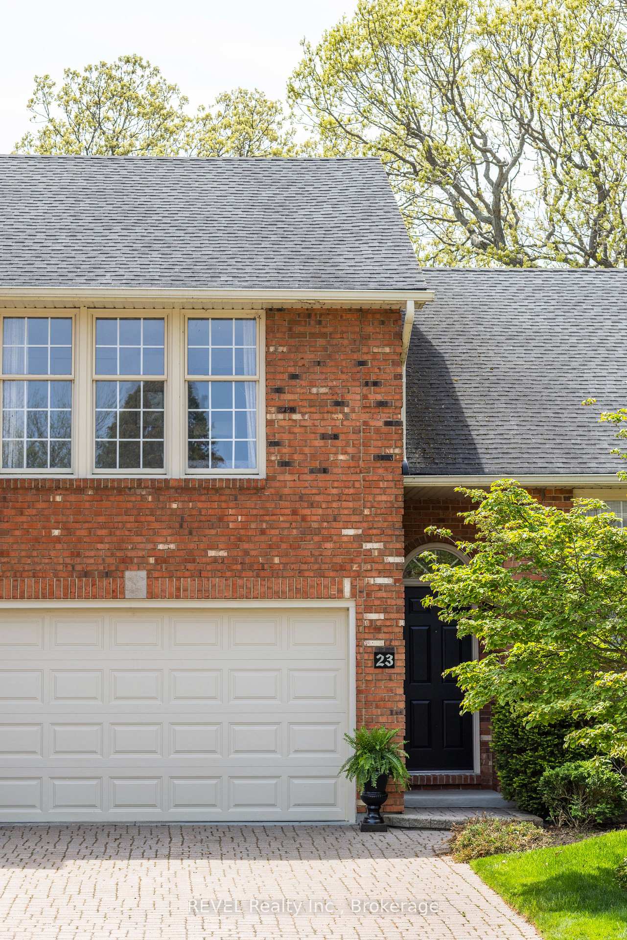 5 Carn Castle Gate 23, St. Catharines — photo 3 of 5