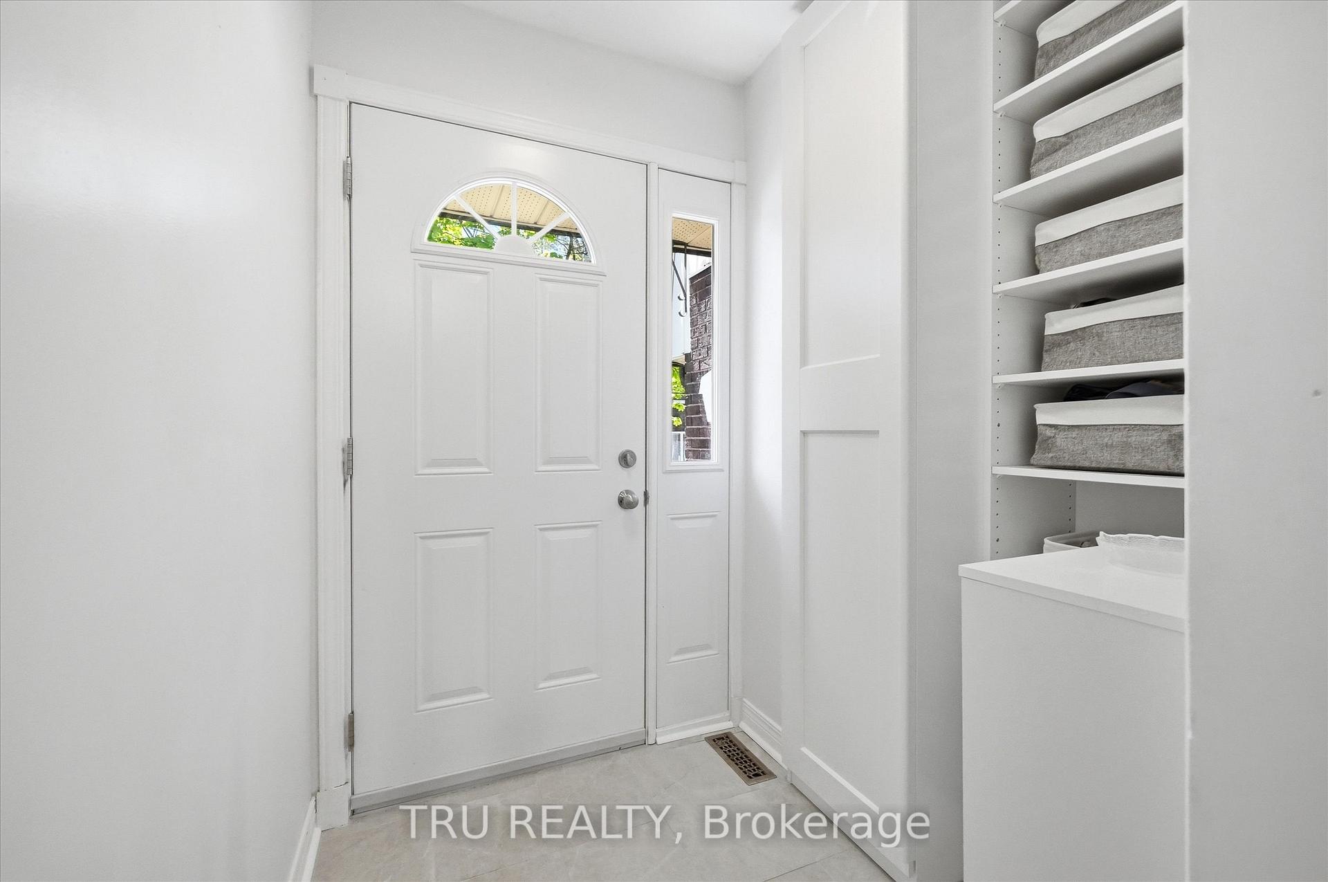 3301 Mccarthy Road 13, Hunt Club - Windsor Park Village and Area — photo 2 of 5