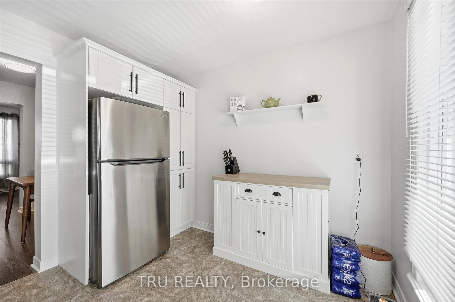 3301 Mccarthy Road 13, Hunt Club - Windsor Park Village and Area — photo 4 of 5