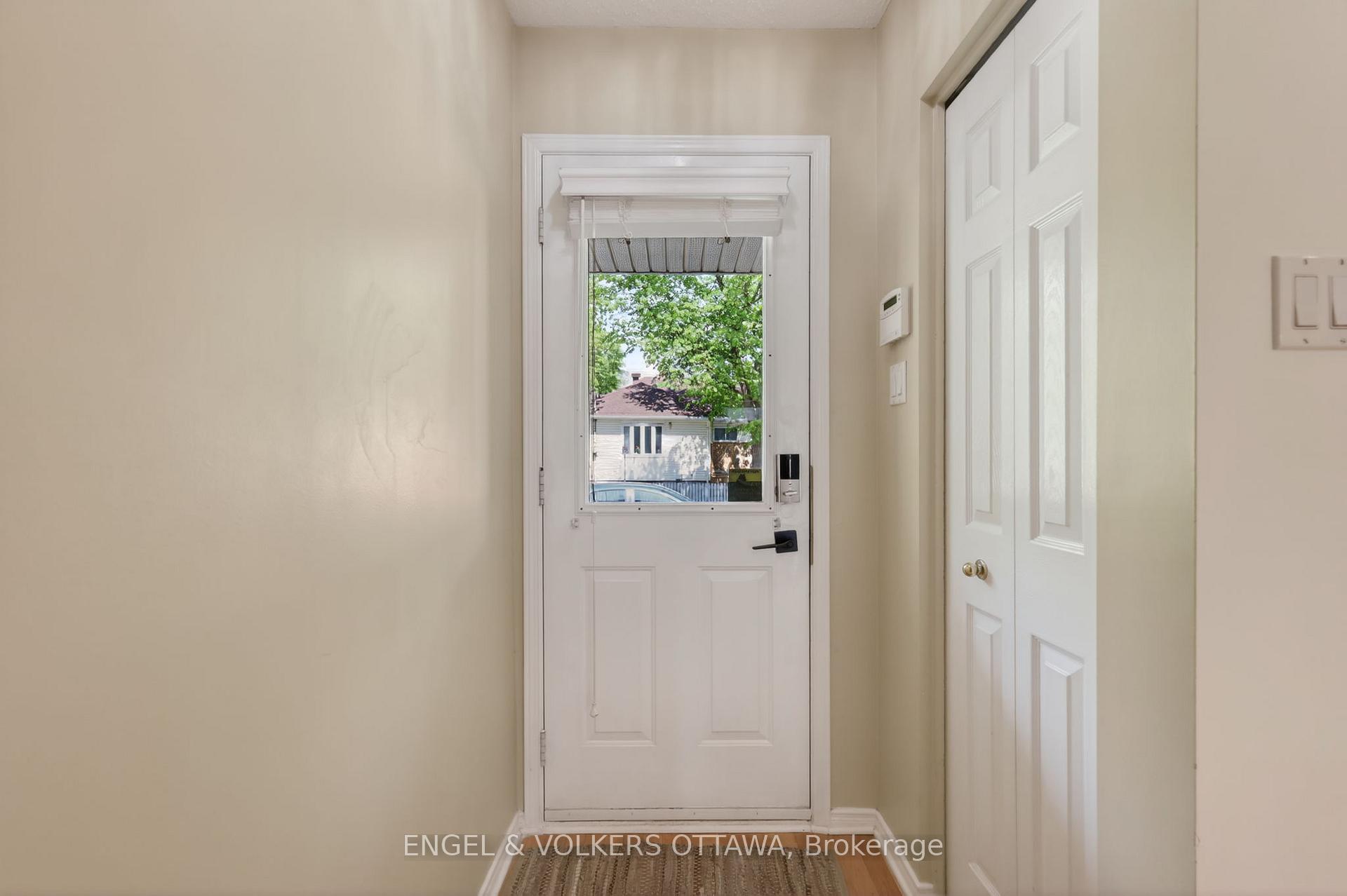 90B Templeton Street, Lower Town - Sandy Hill — photo 2 of 5