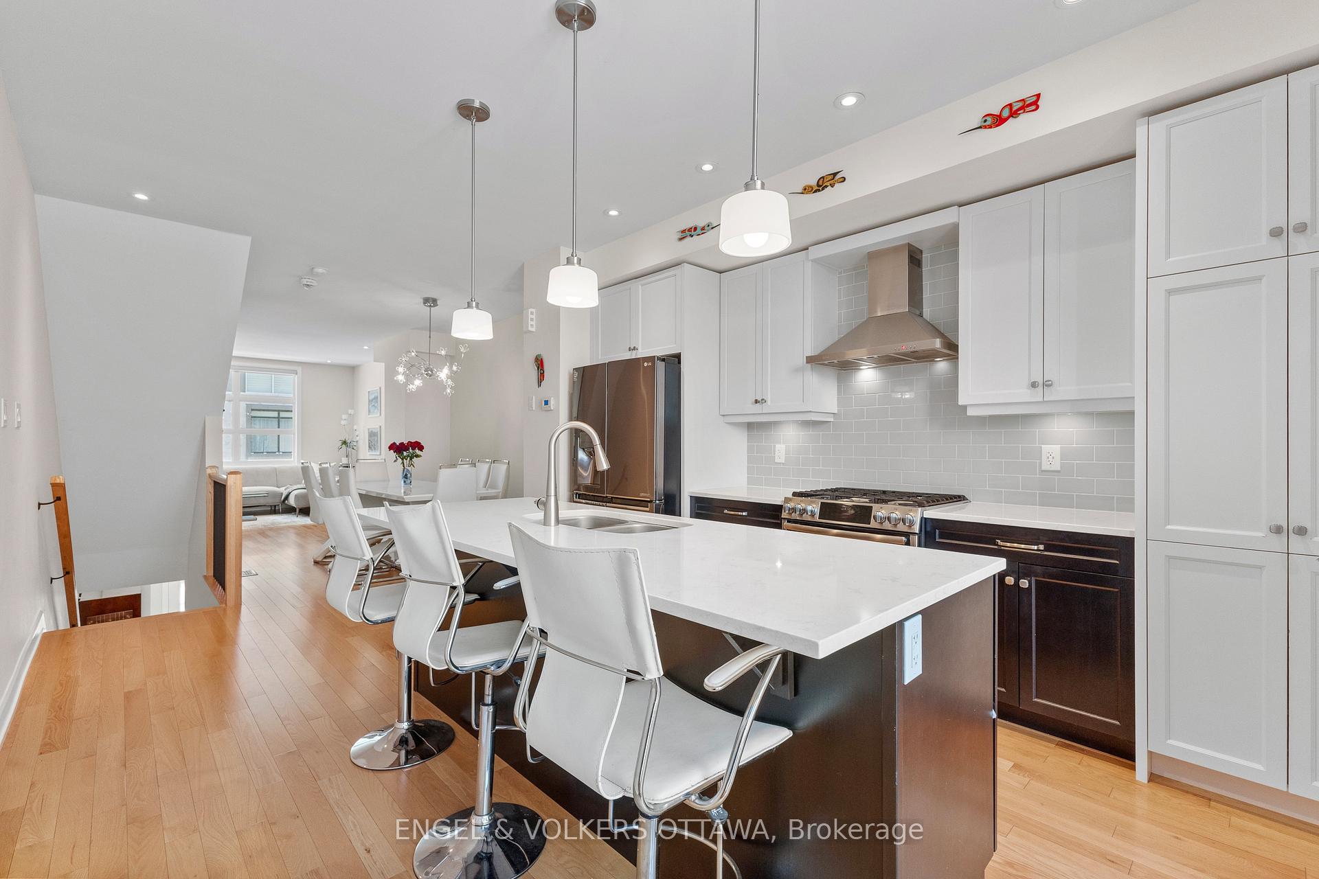 537 De Mazenod Avenue, Glebe - Ottawa East and Area — photo 4 of 5