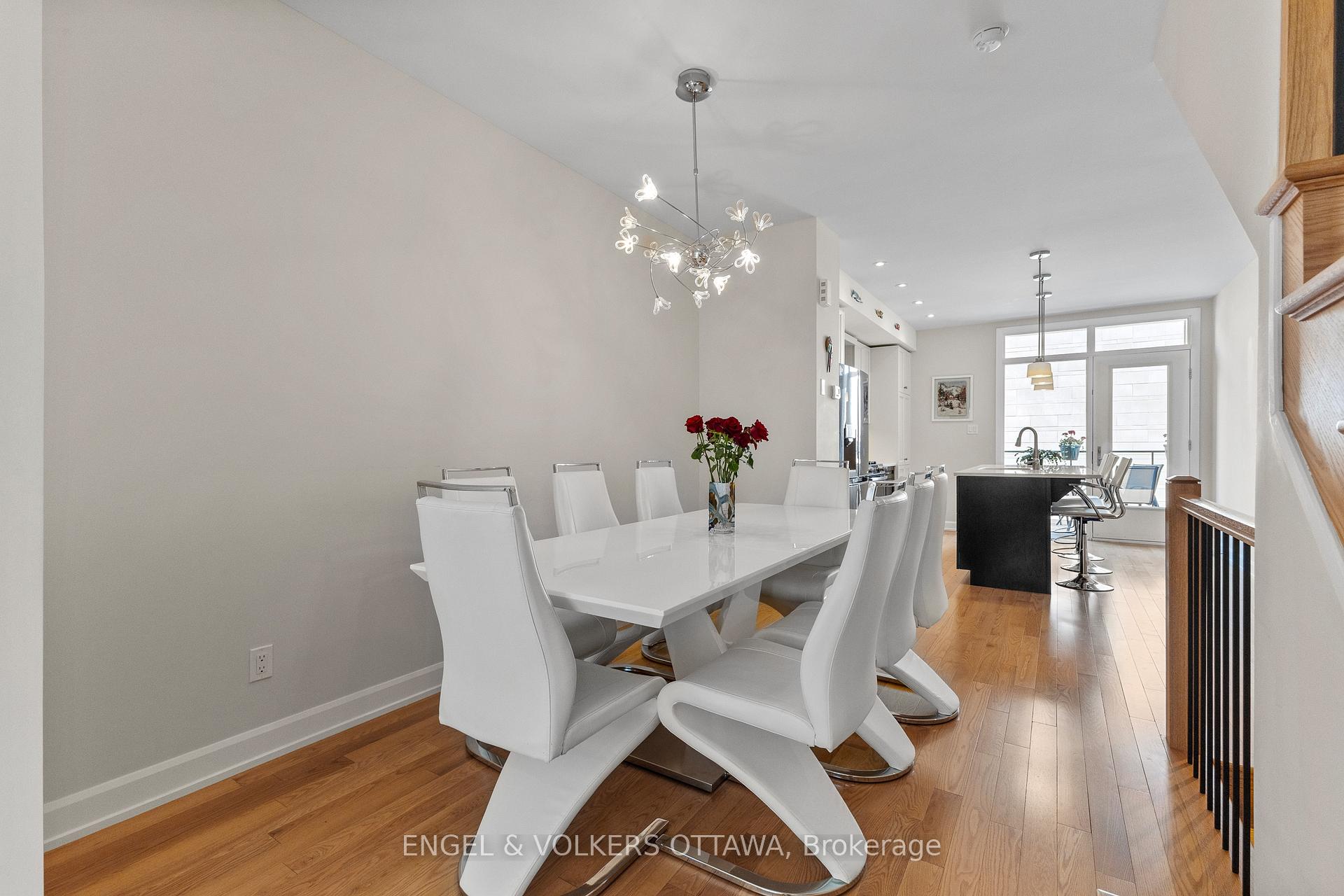 537 De Mazenod Avenue, Glebe - Ottawa East and Area — photo 5 of 5