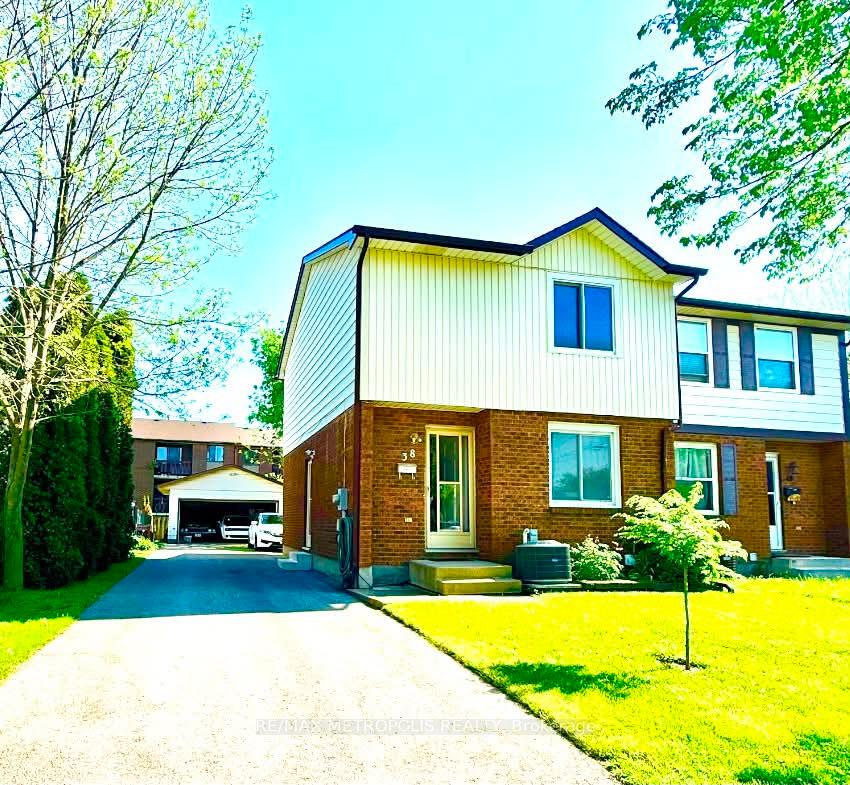 38 Dougherty Crescent, Welland, ON L3C 6A1 — Welland, Ontario