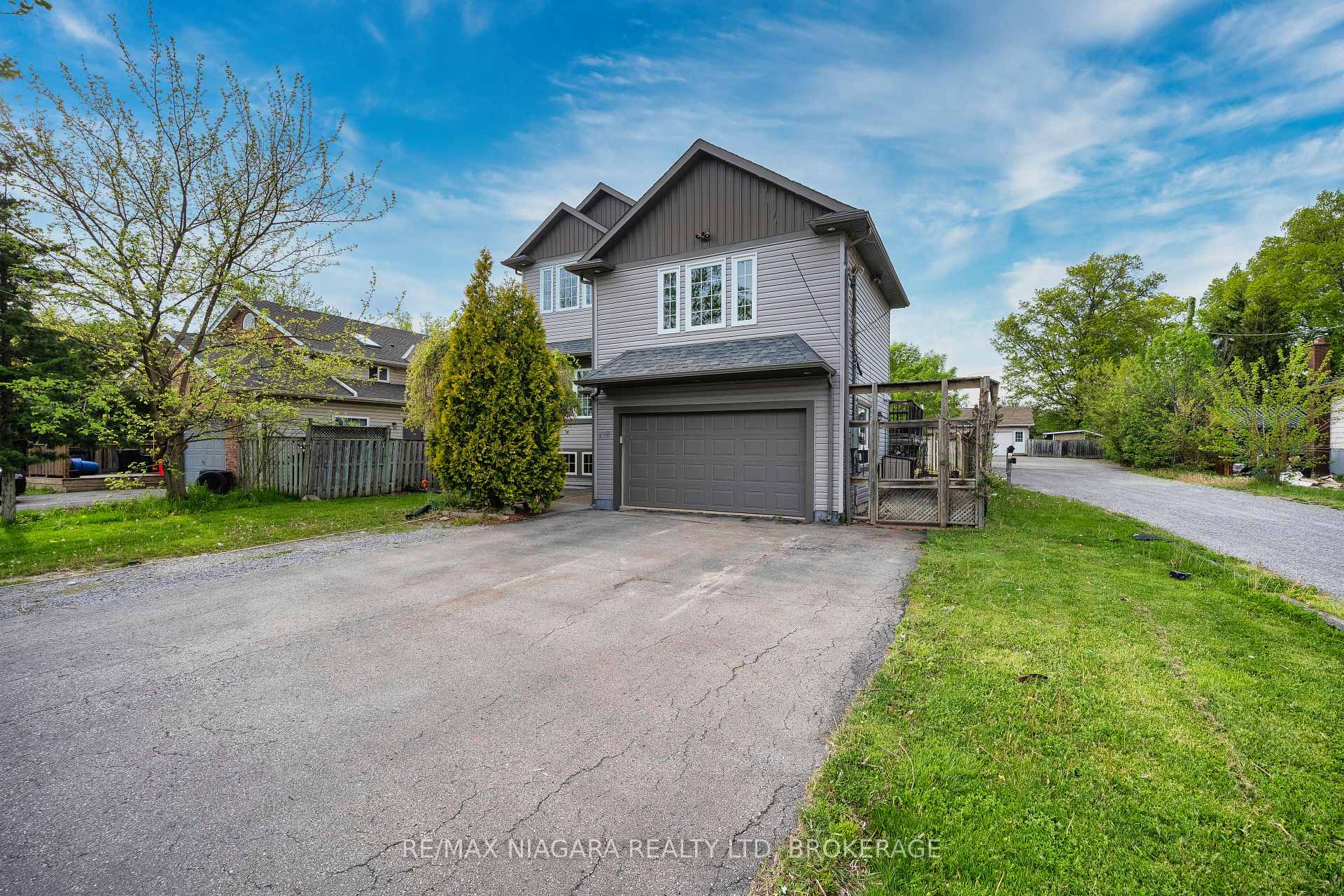 178 Rykert Street, St. Catharines — photo 2 of 5
