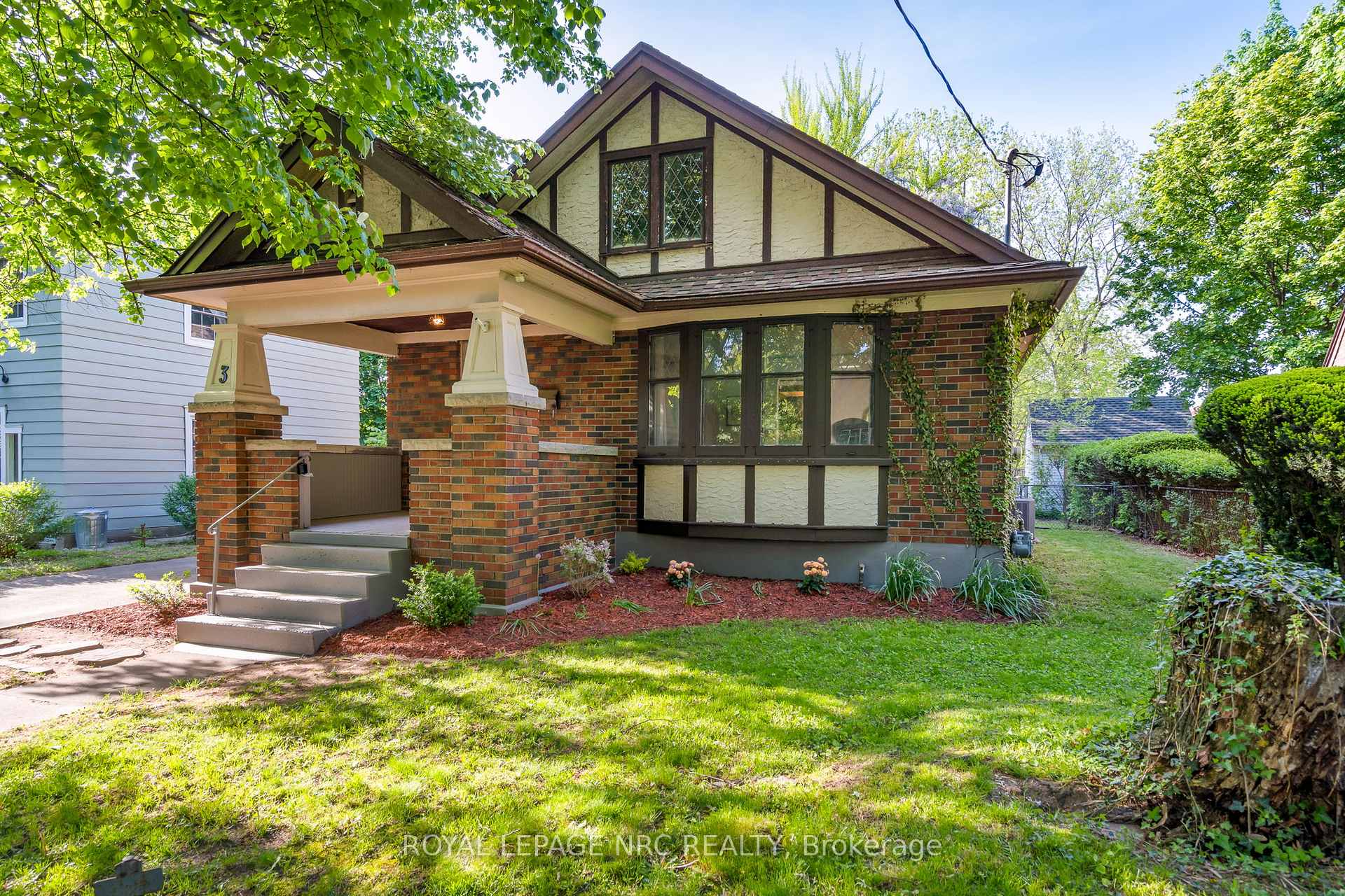 3 Gardiner Place, St. Catharines, ON L2R 1Y7 — St. Catharines, Ontario