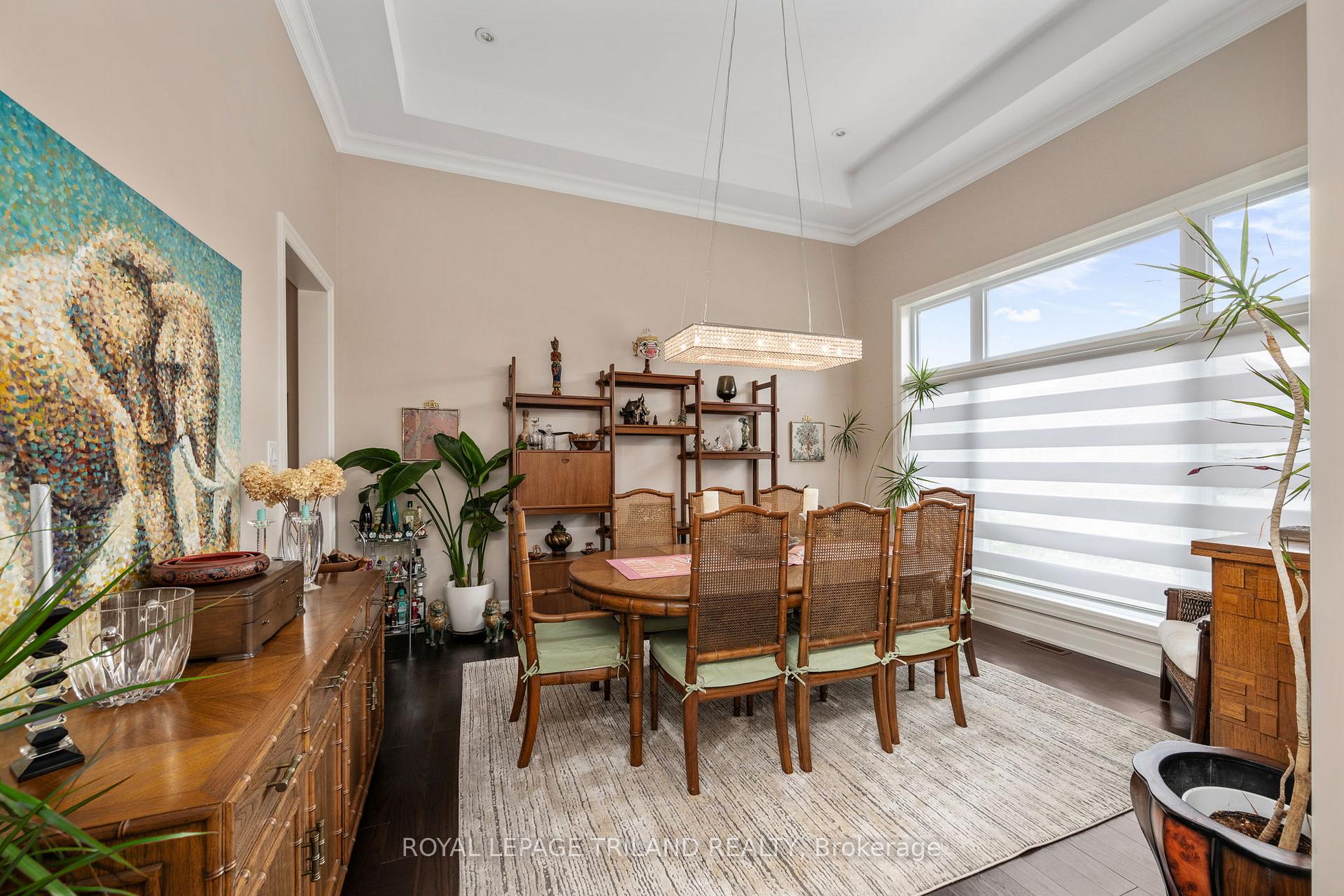 1824 Upper West Avenue, London South — photo 4 of 5