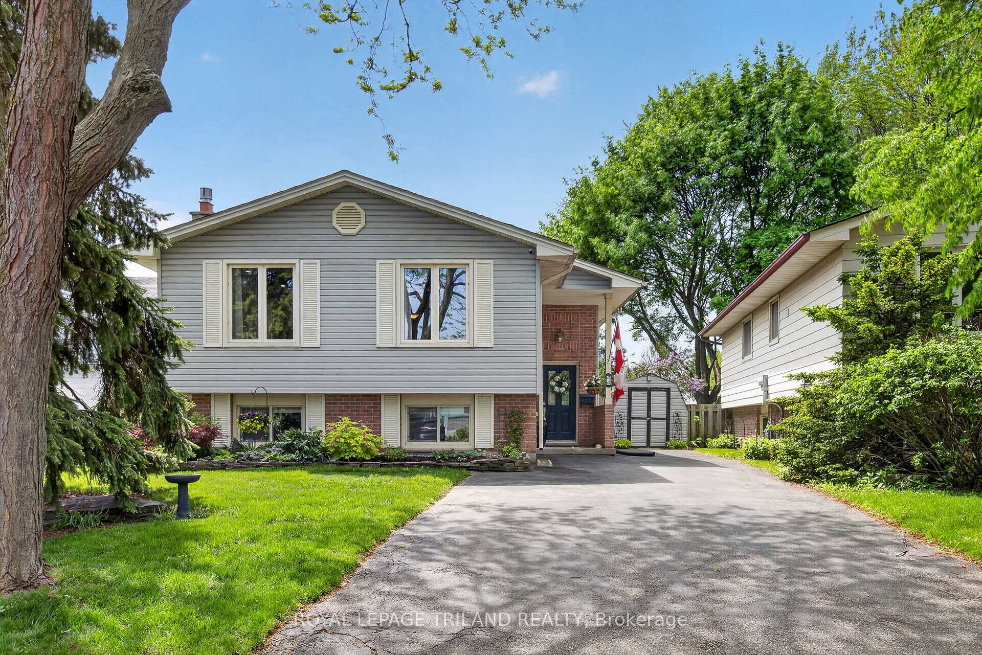 31 Beechbank Crescent, London South, ON N6E 2N9 — London South, Ontario