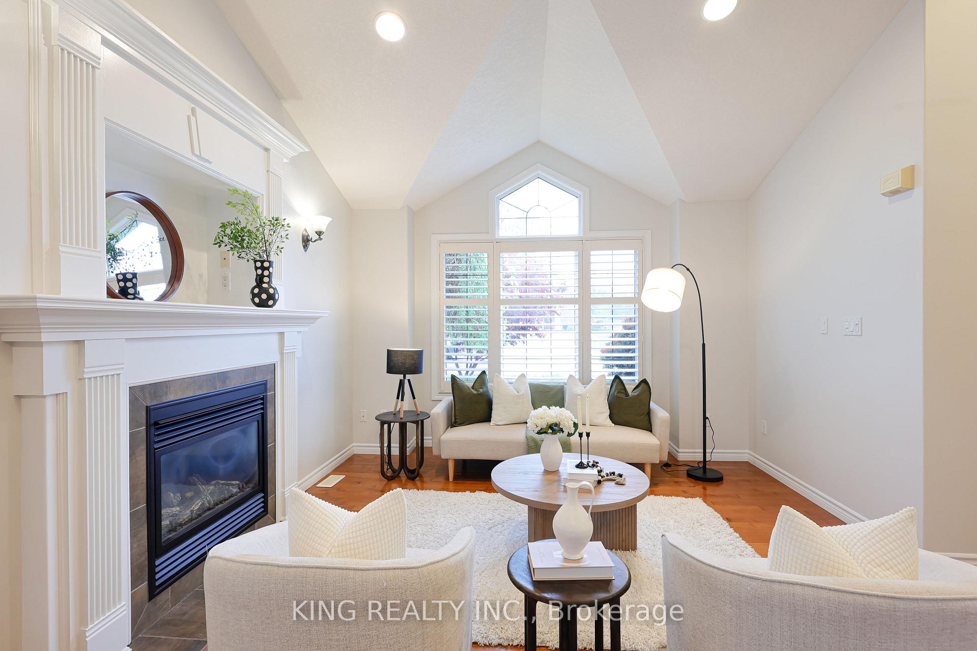 1223 CORONATION Drive, London North — photo 4 of 5