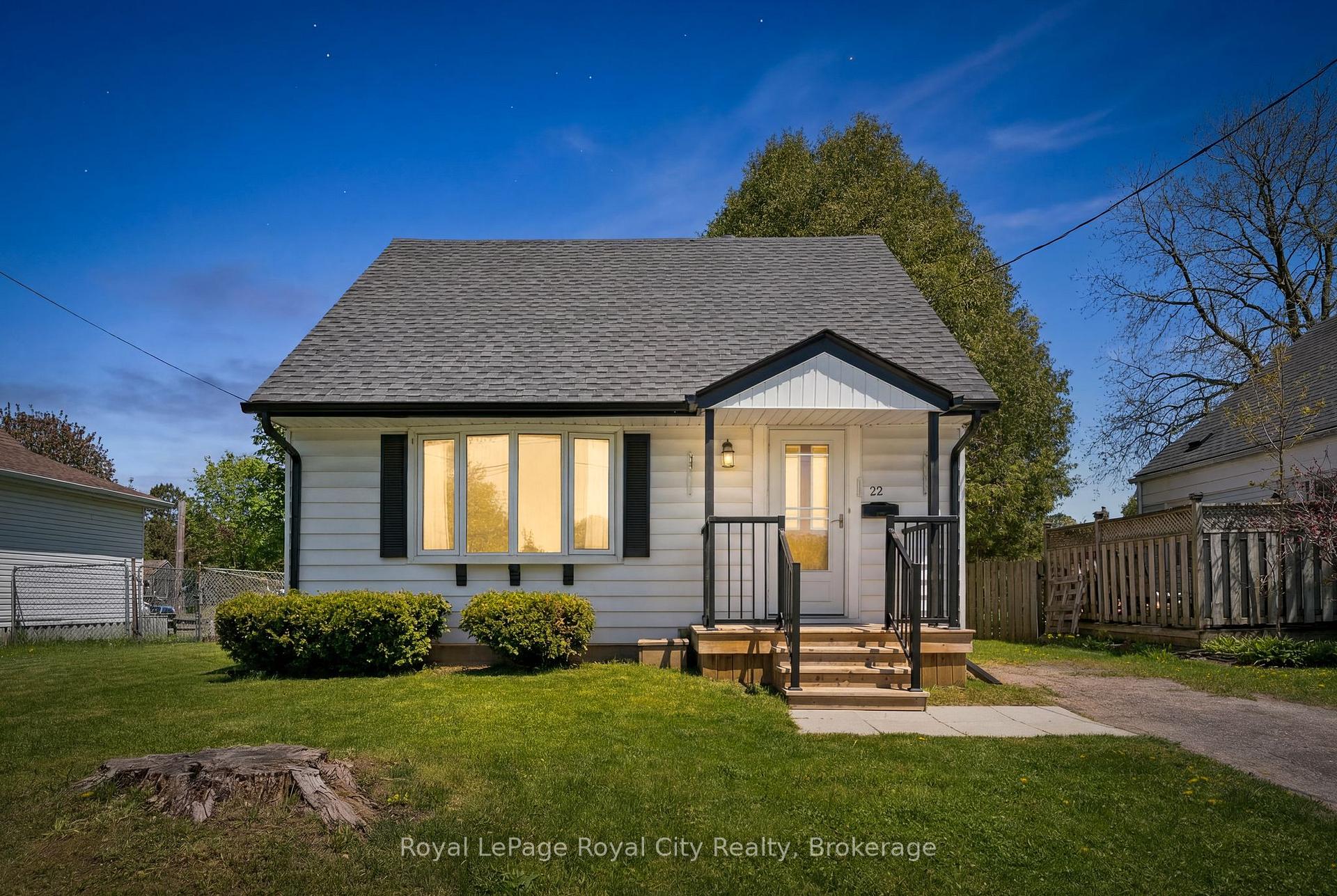 22 Churchill Crescent E, Centre Wellington, ON N1M 2J3 — Centre Wellington, Ontario