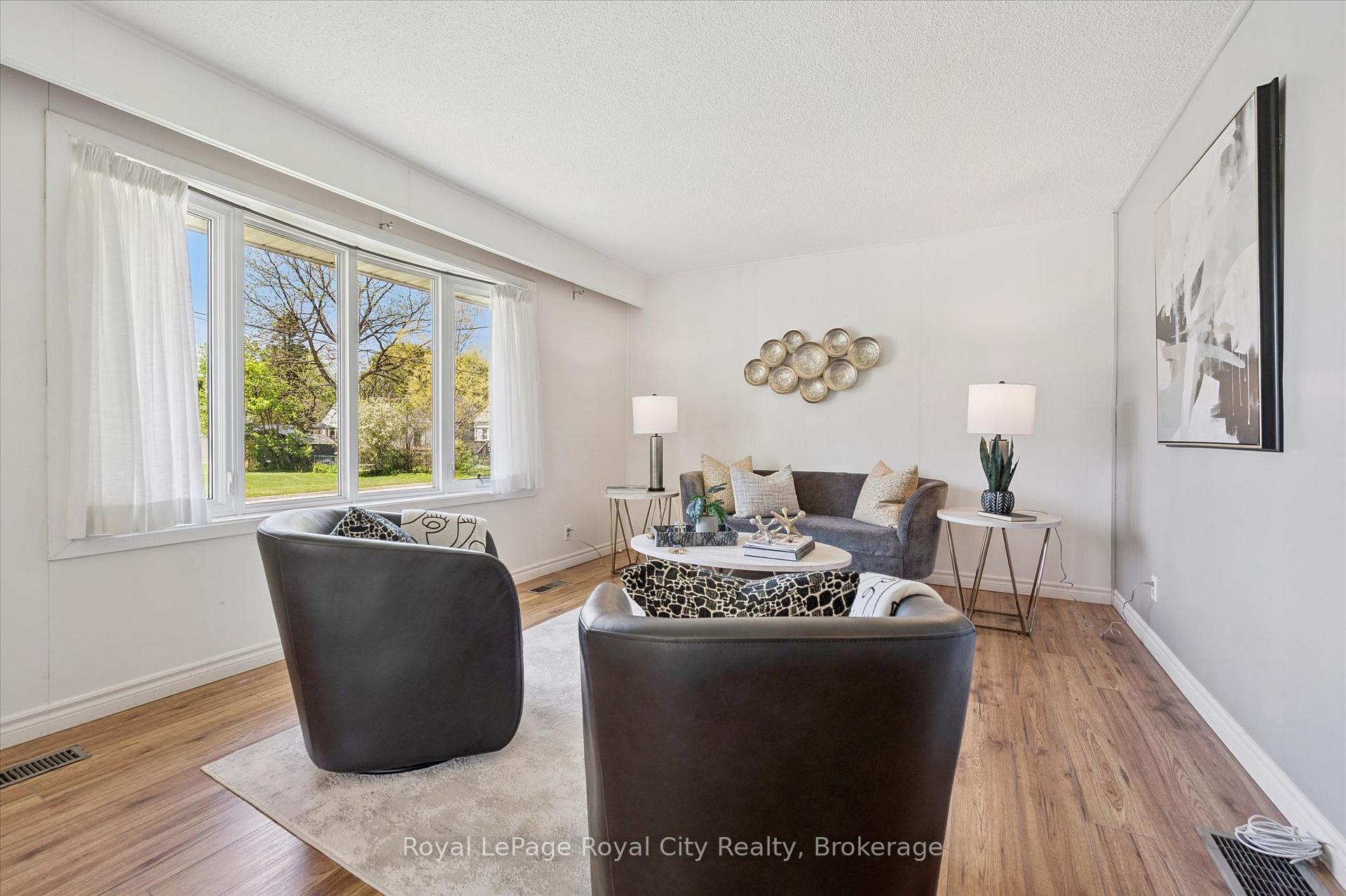 22 Churchill Crescent E, Centre Wellington — photo 5 of 5