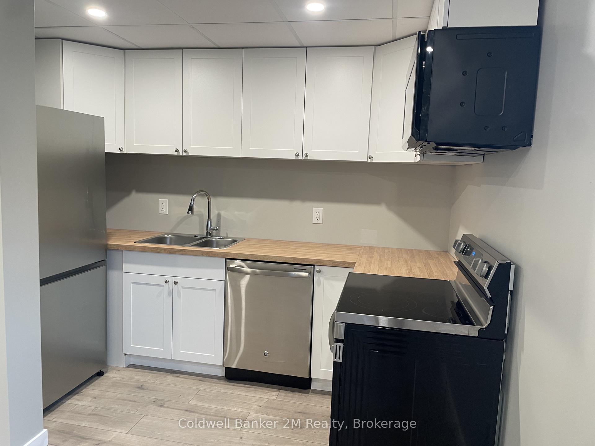 101 Bobcaygeon Road 4, Minden Hills — photo 3 of 5
