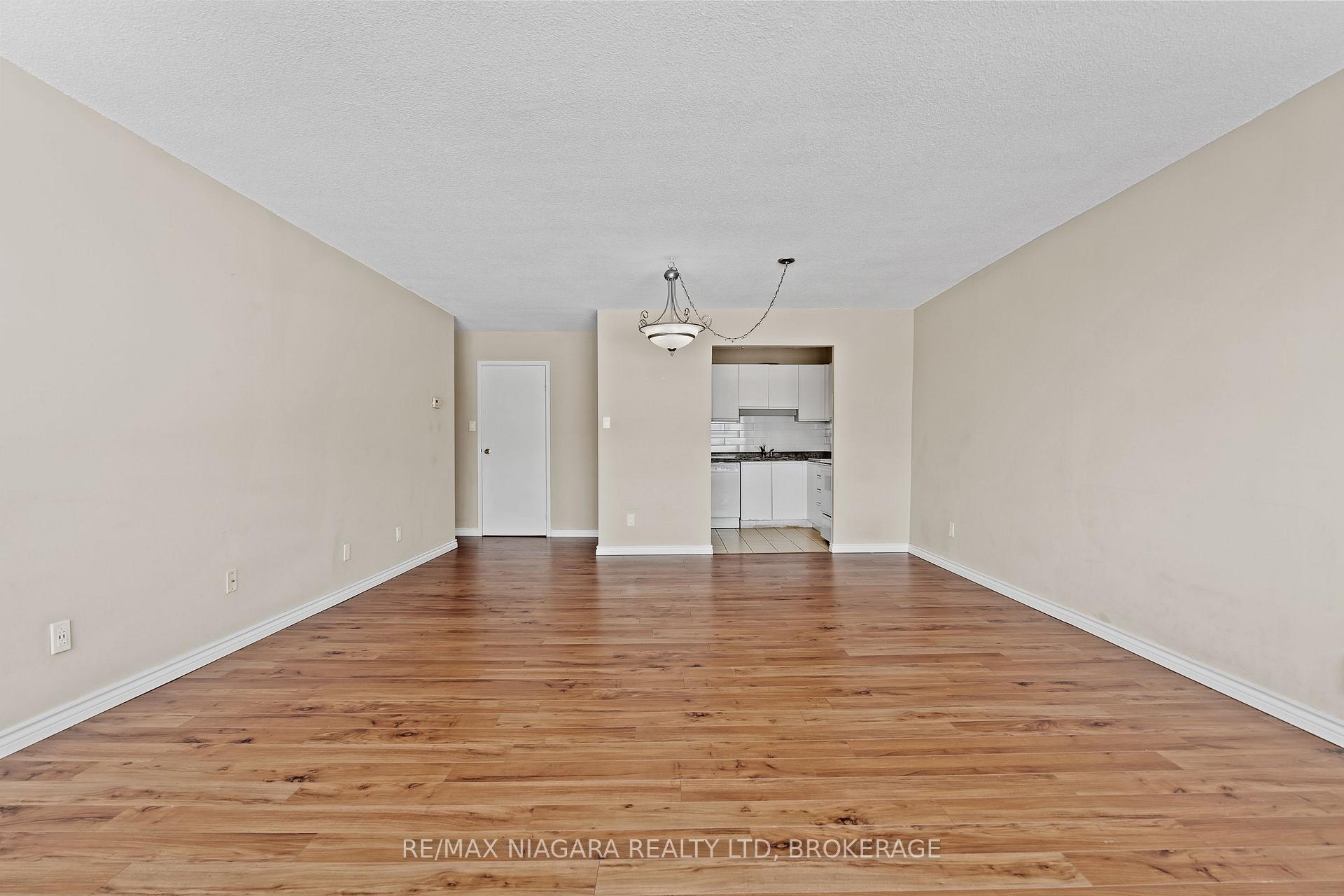 7 GALE Crescent 502, St. Catharines — photo 5 of 5