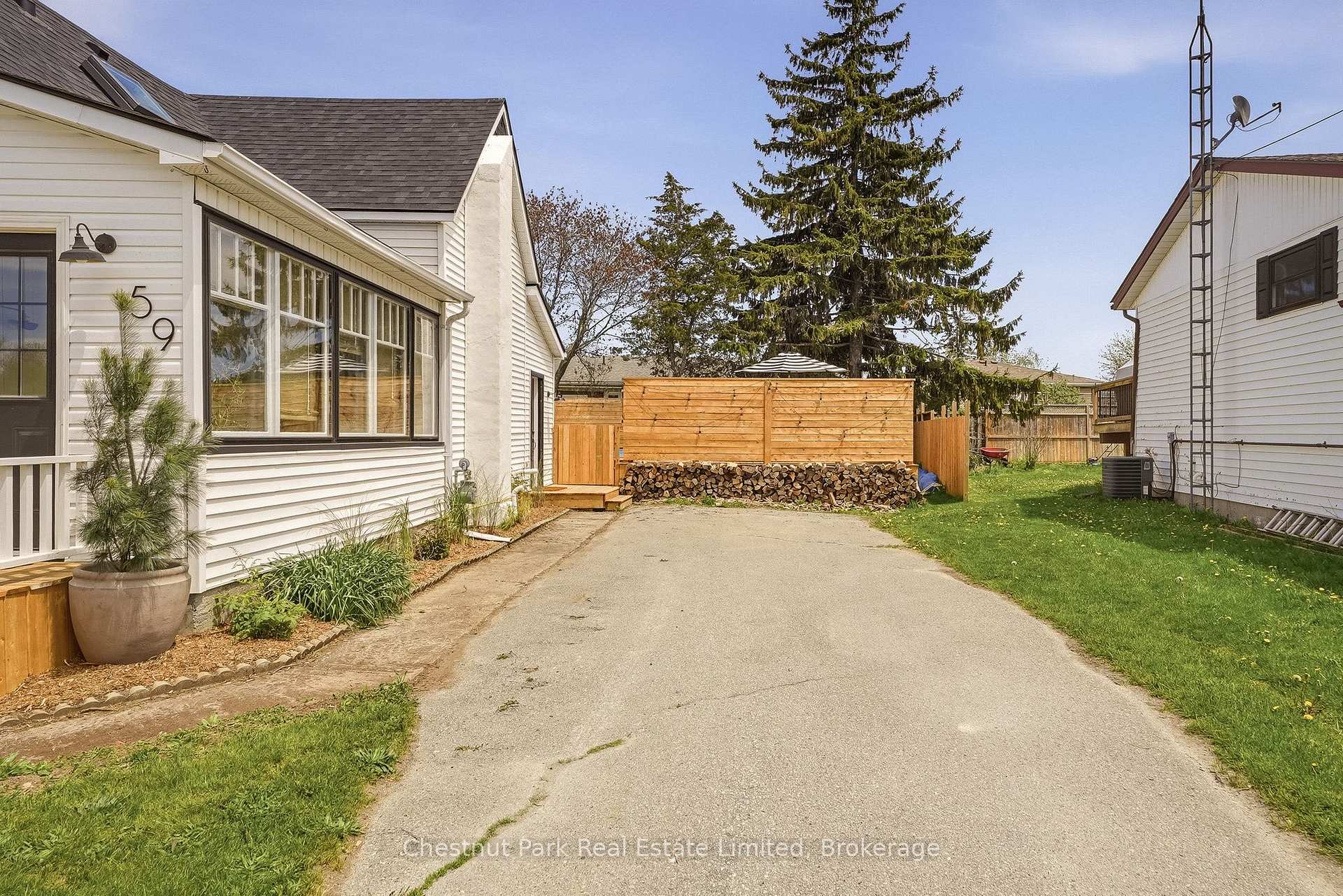 59 Maple Street, Prince Edward County — photo 2 of 5