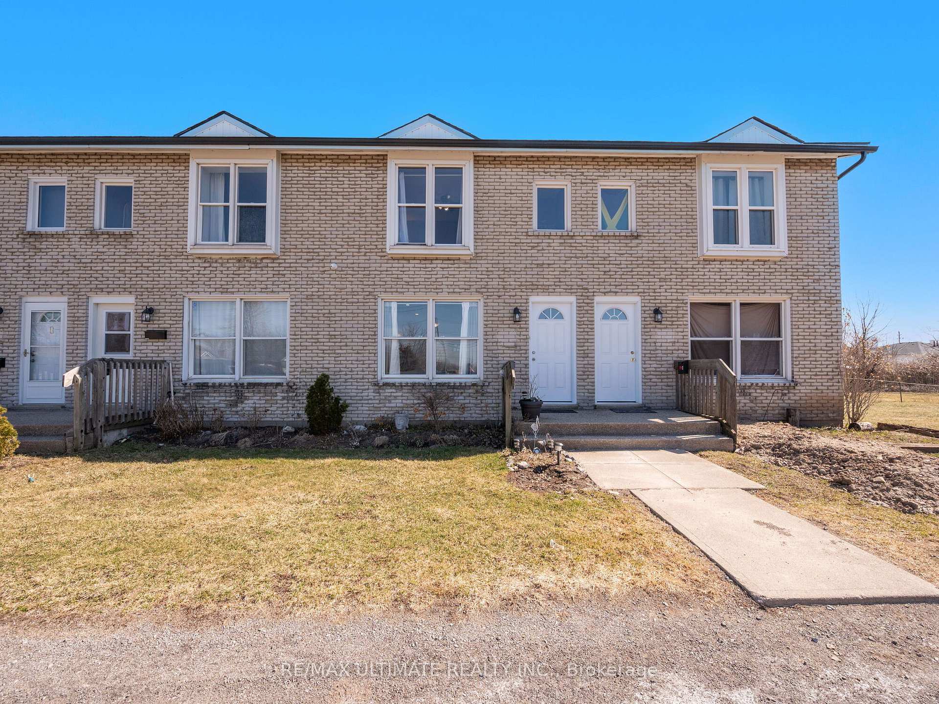 252 Bertie Street E, Fort Erie, ON L2A 1Z6 — Fort Erie, Ontario