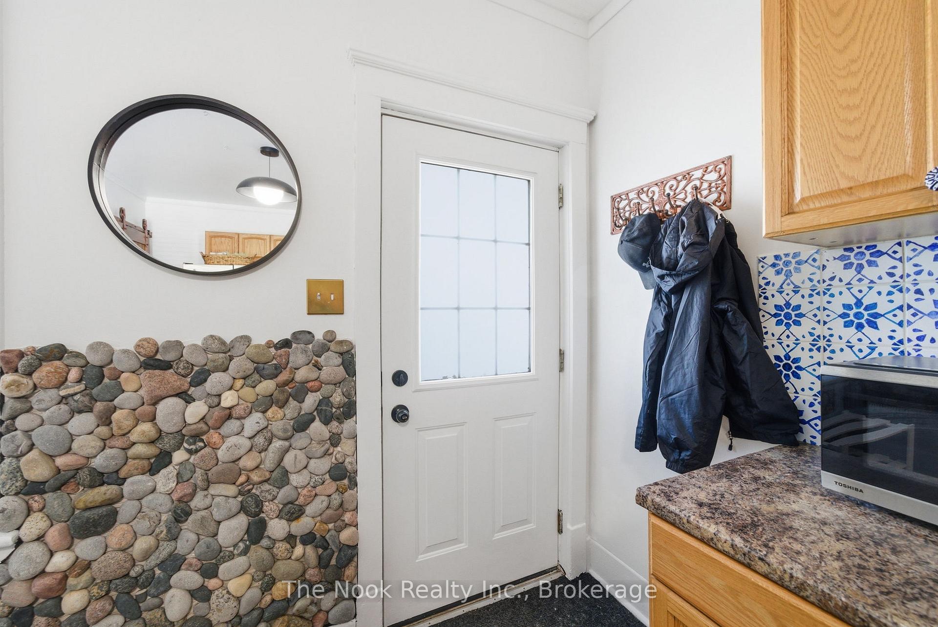480 George Street S, Peterborough — photo 5 of 5