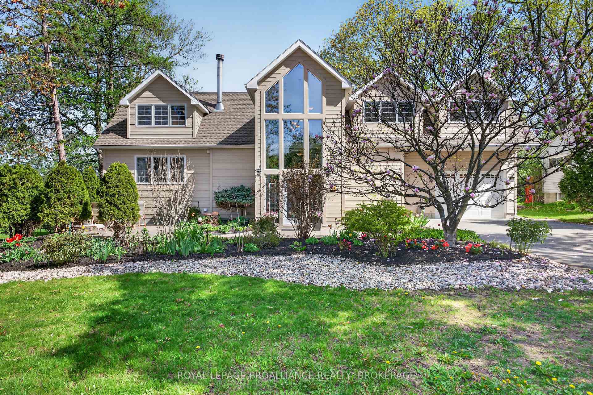 9 Grenville Crescent, Kingston, ON K7M 3A9 — Kingston, Ontario