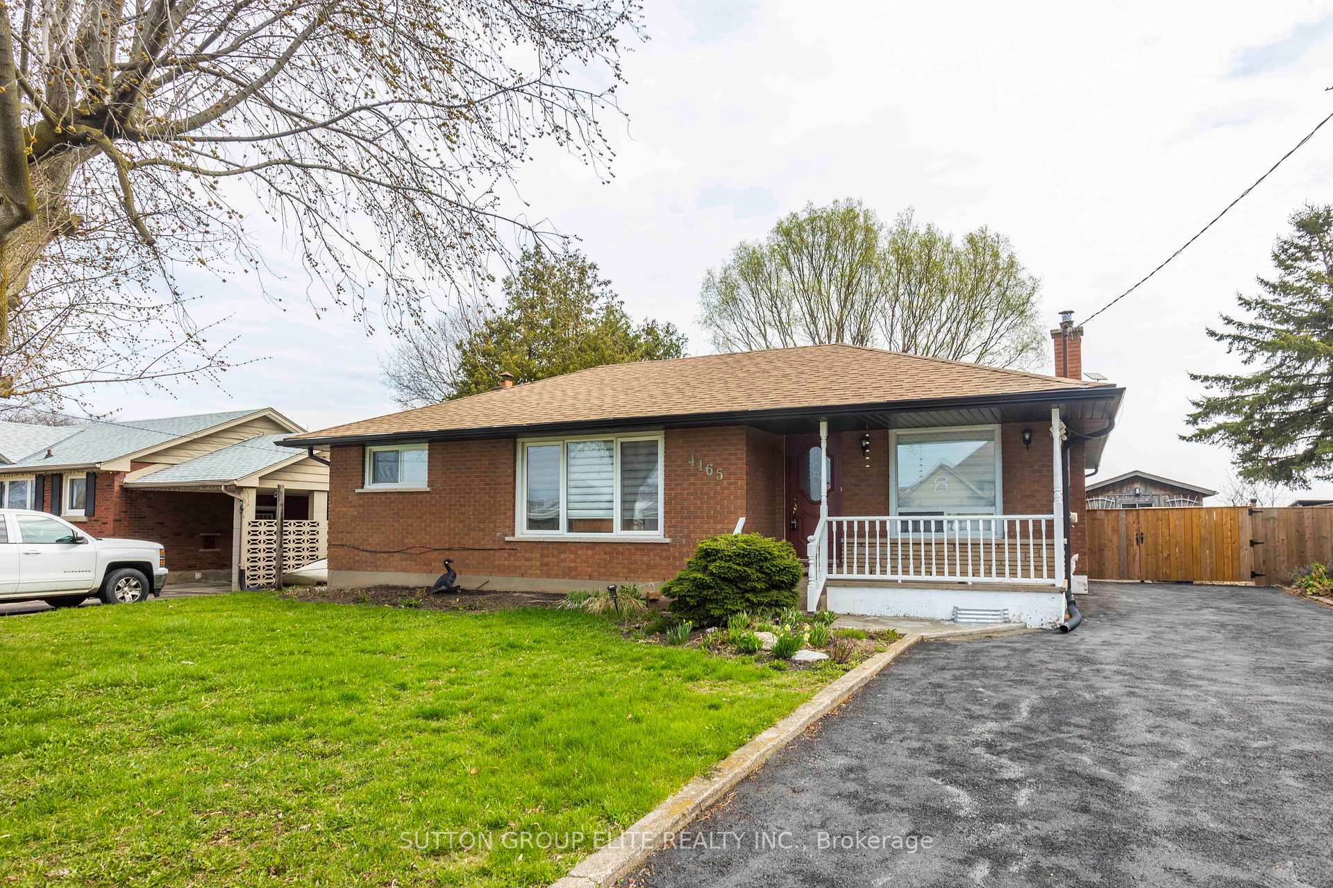 4165 Victoria Avenue, Lincoln — photo 2 of 5