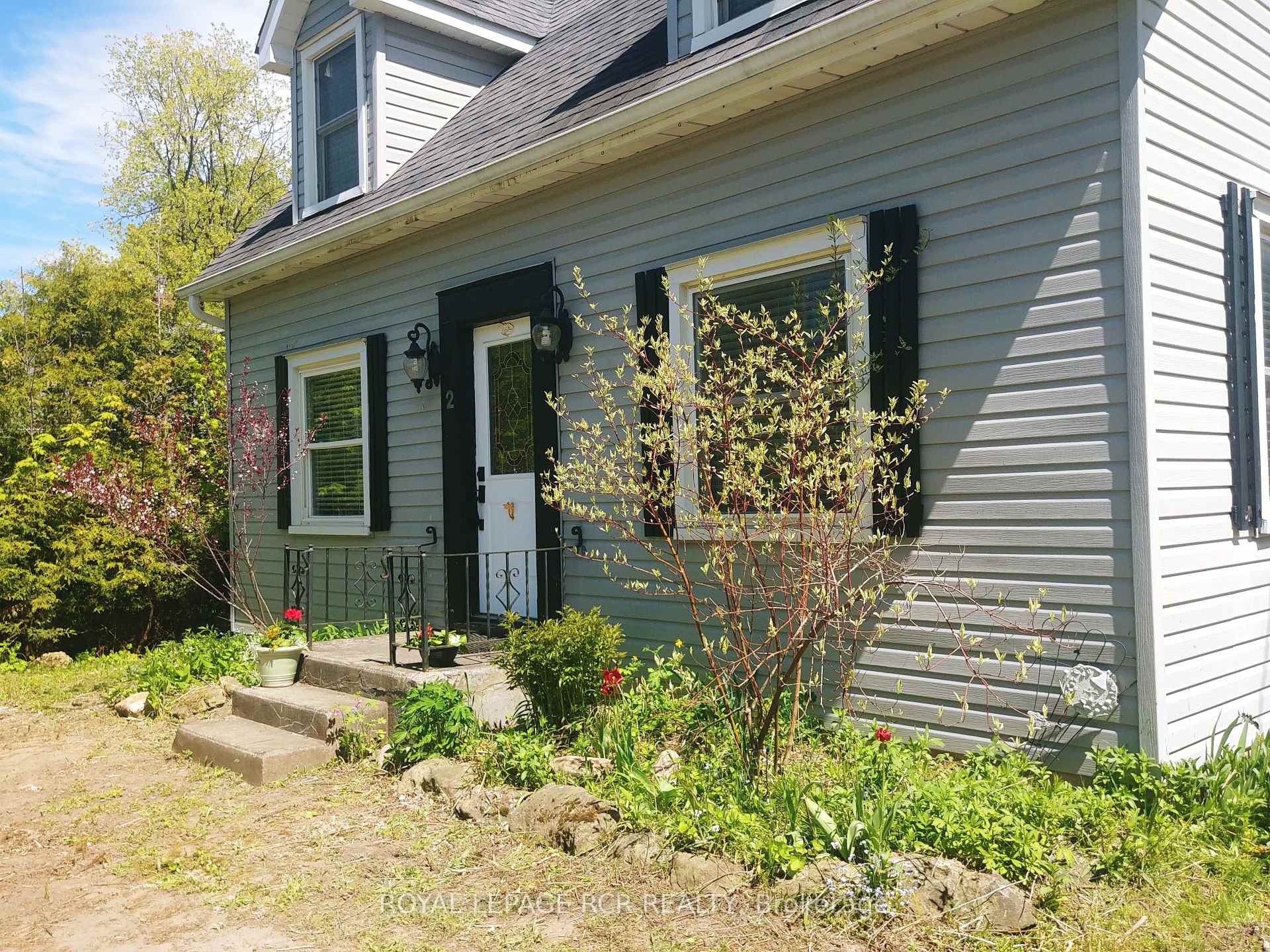 2 Dundas  W Street, Erin — photo 3 of 5
