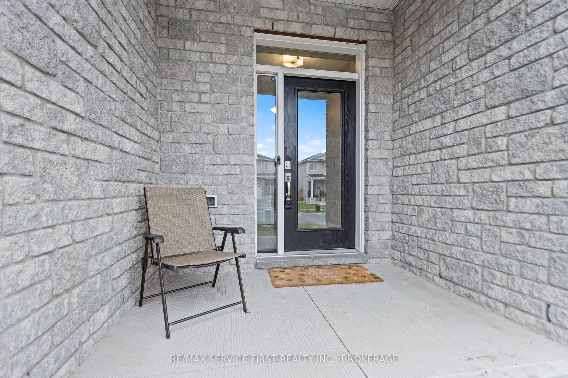 1373 Tremont Drive, Kingston — photo 3 of 5