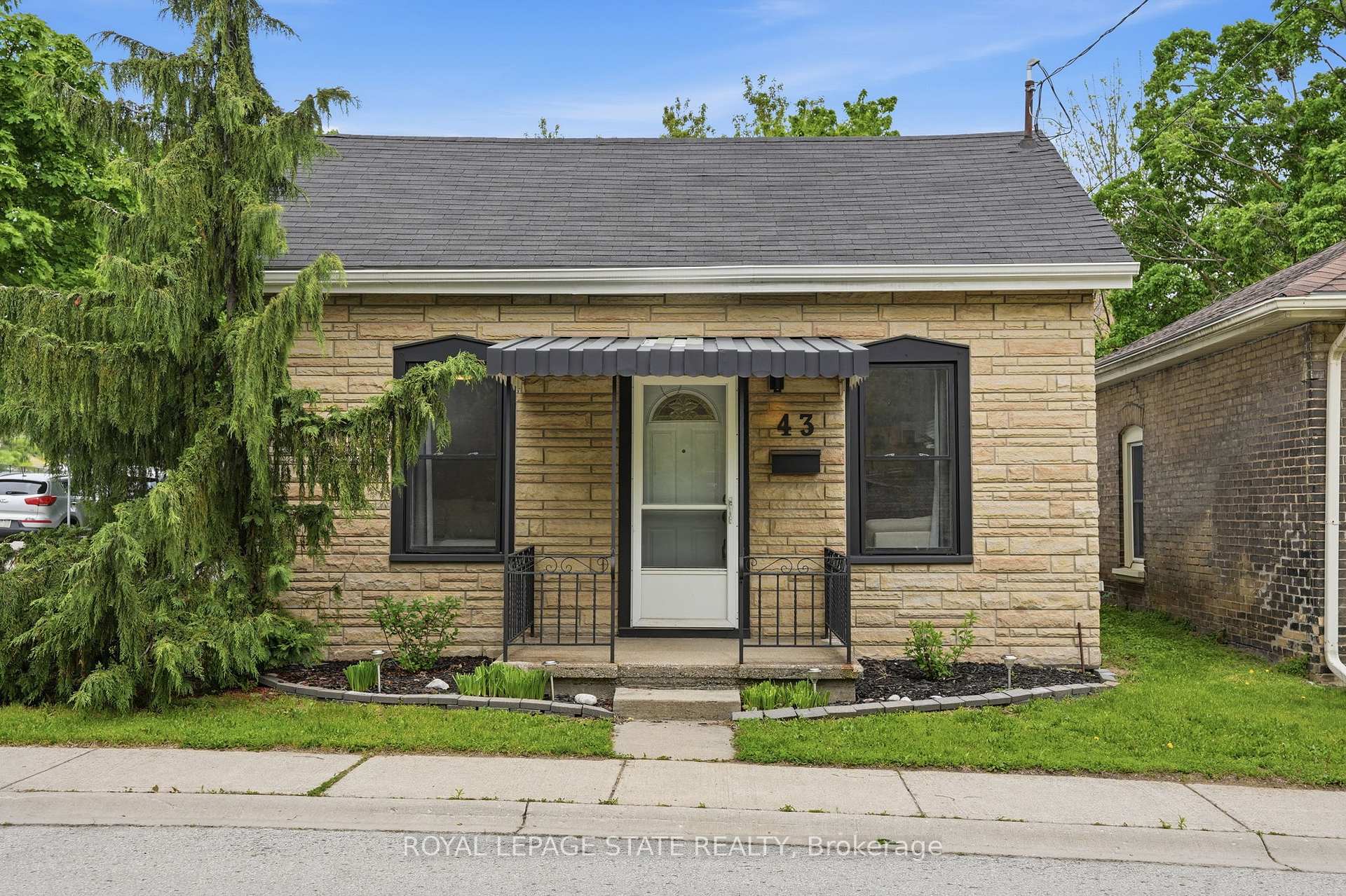 43 Alonzo Street, Brantford, ON N3R 1A1 — Brantford, Ontario
