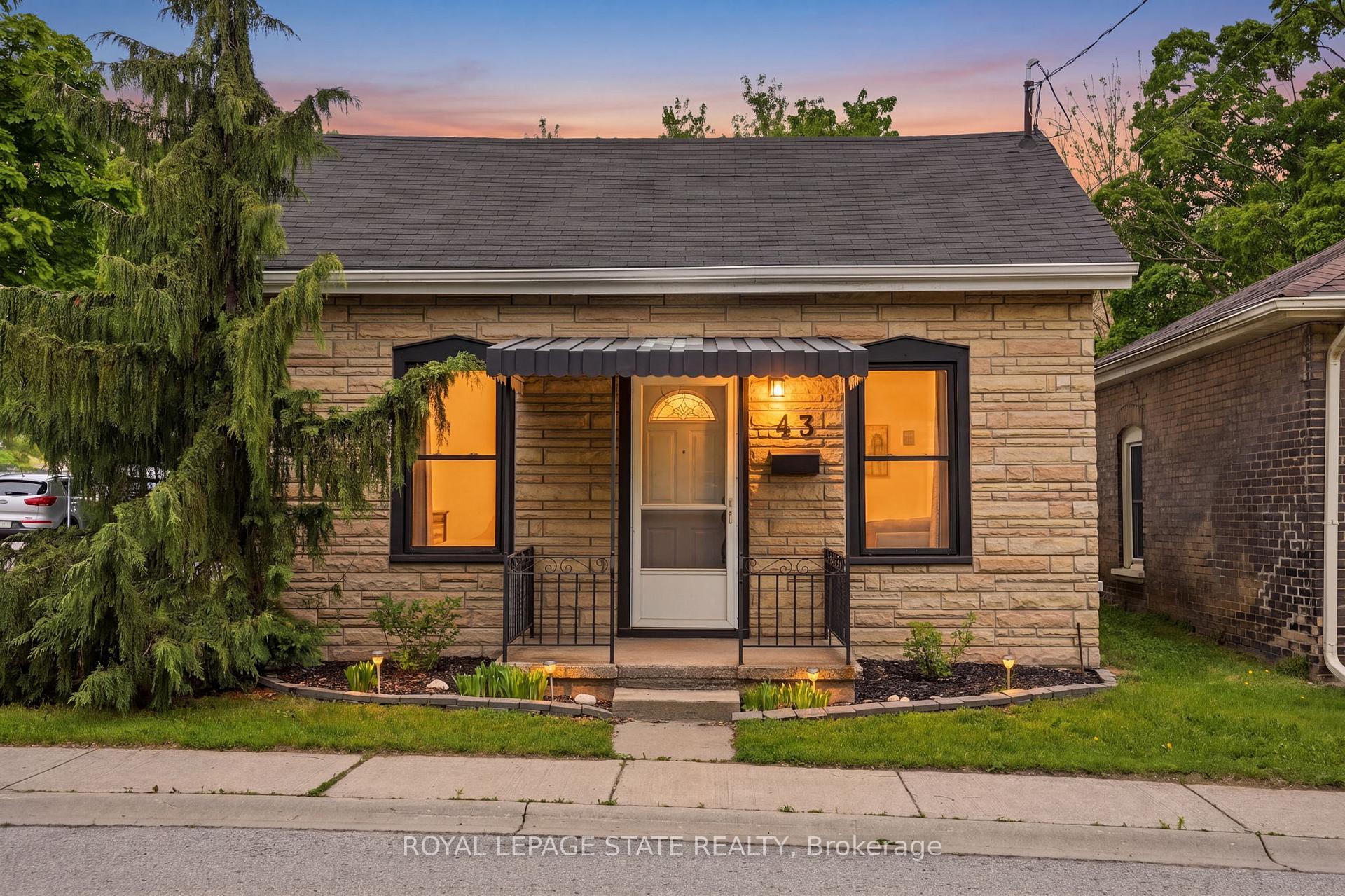 43 Alonzo Street, Brantford — photo 2 of 5