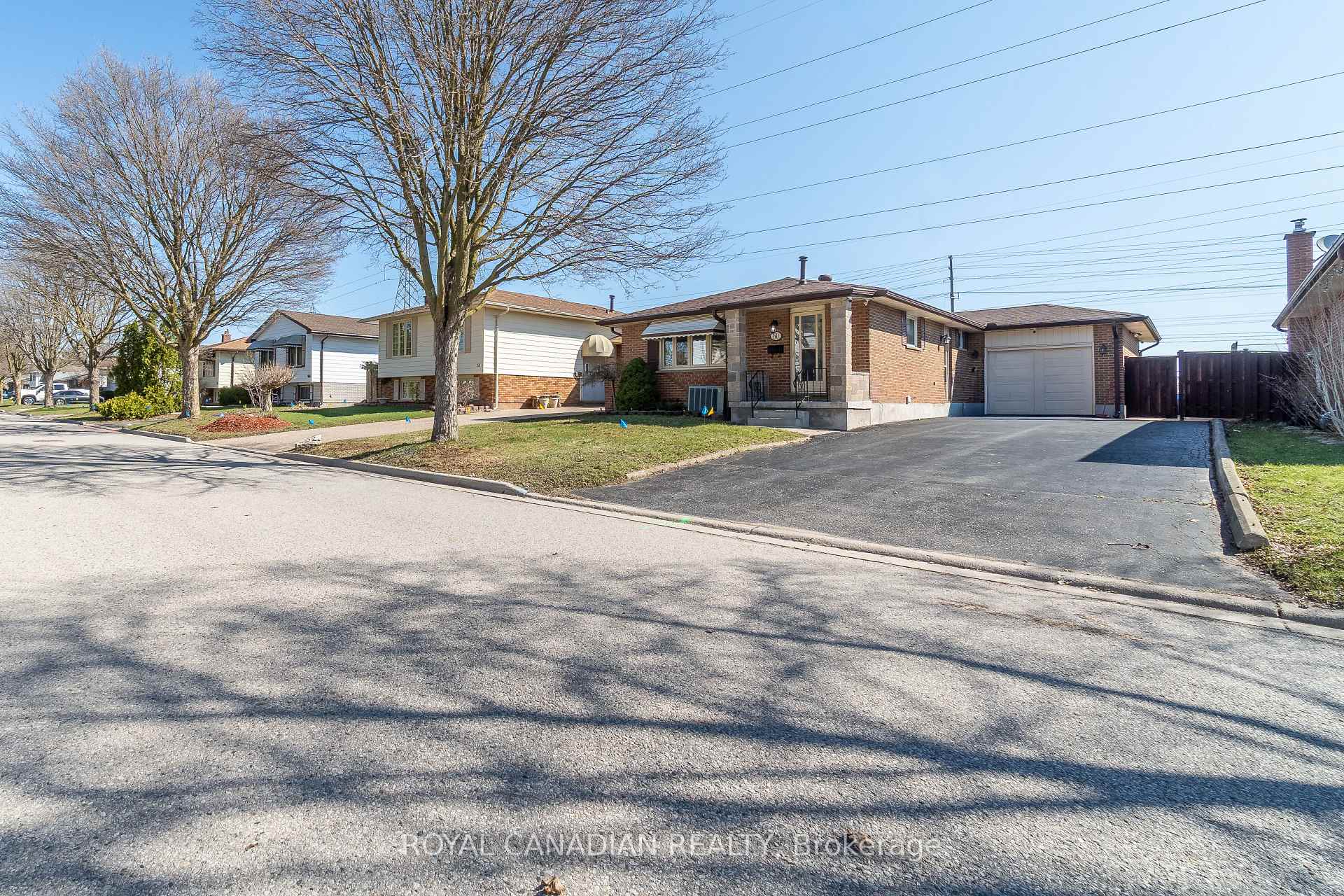 60 Lysanda Avenue, London South, ON N5Z 4L3 — London South, Ontario