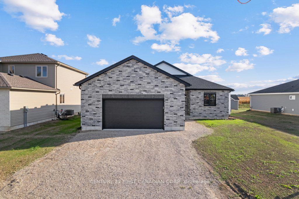 95 Victoria Avenue E, South Huron — photo 4 of 5